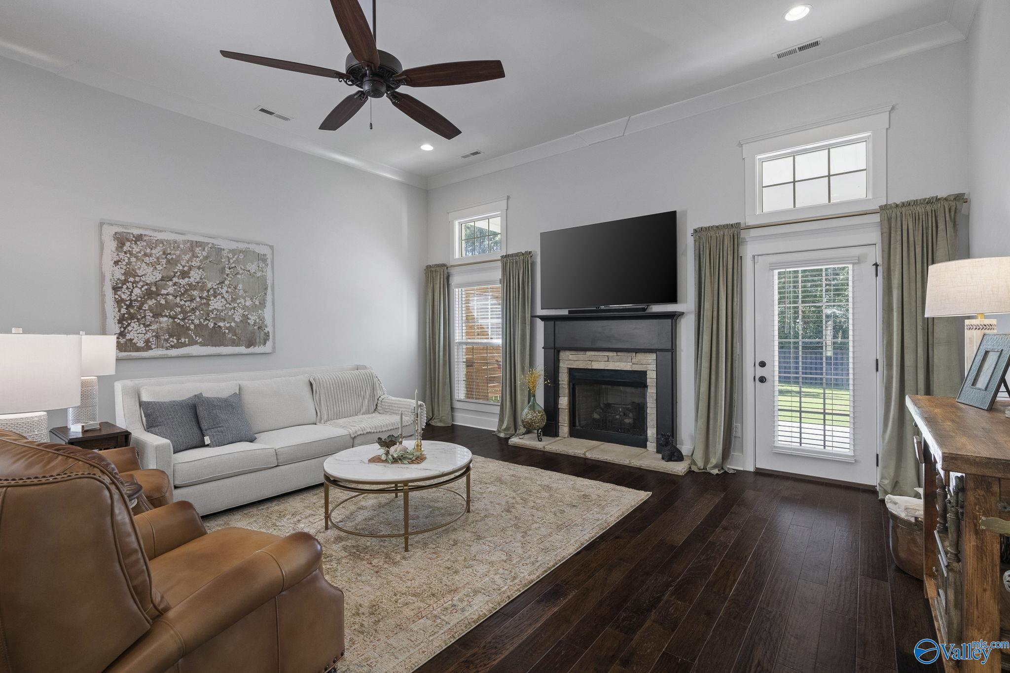 135 Huntsmen Lane