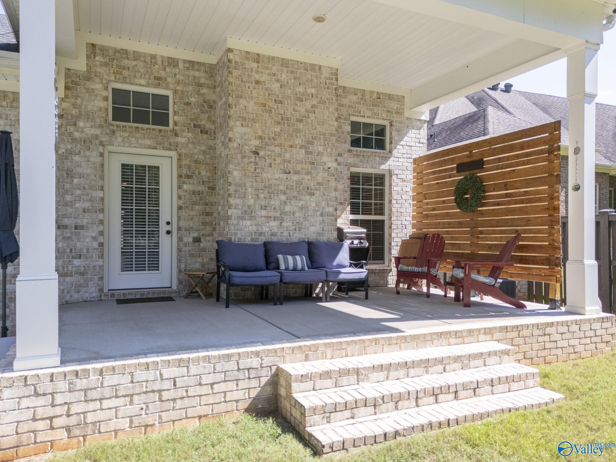 135 Huntsmen Lane