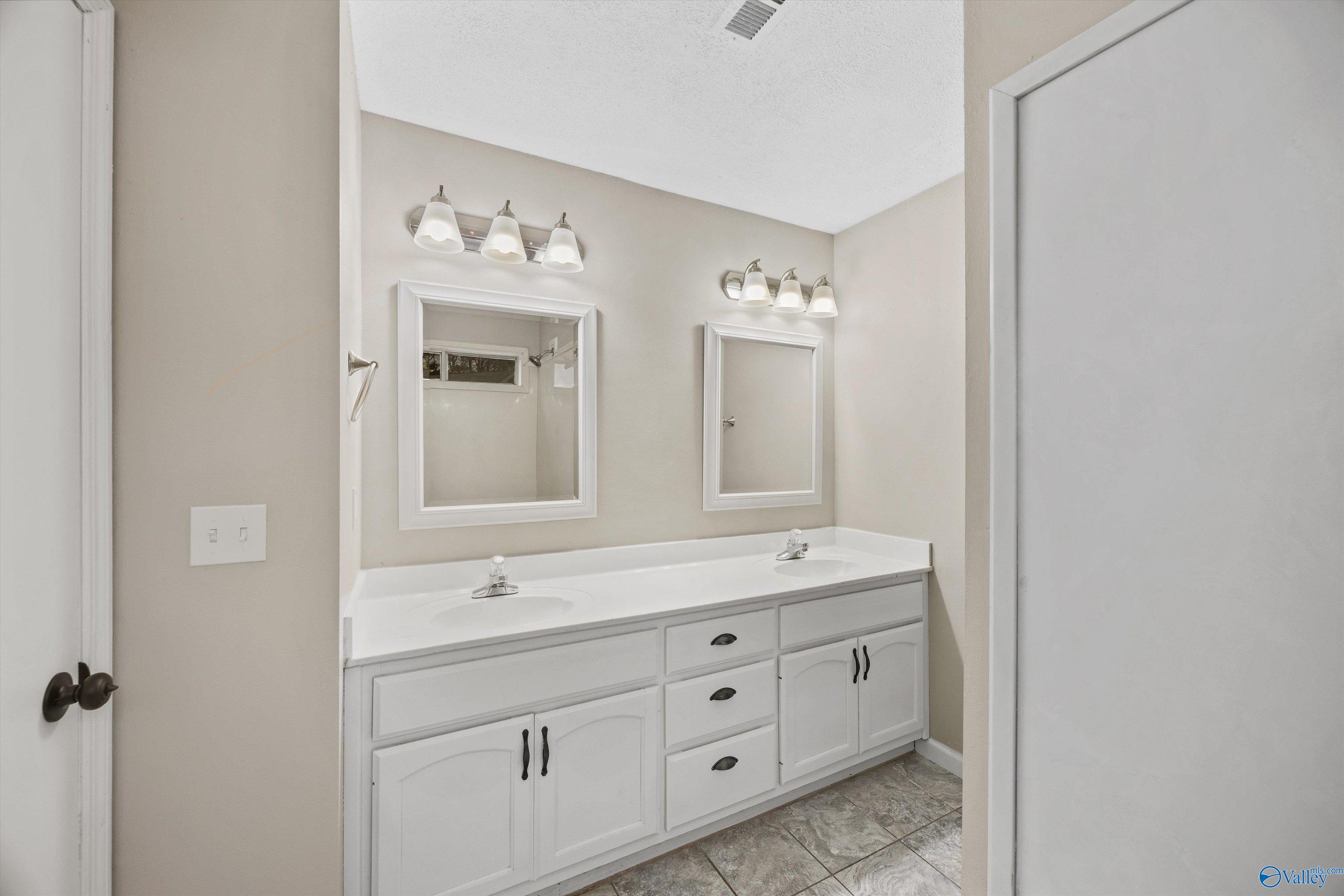 14001 Whitehurst Circle SW