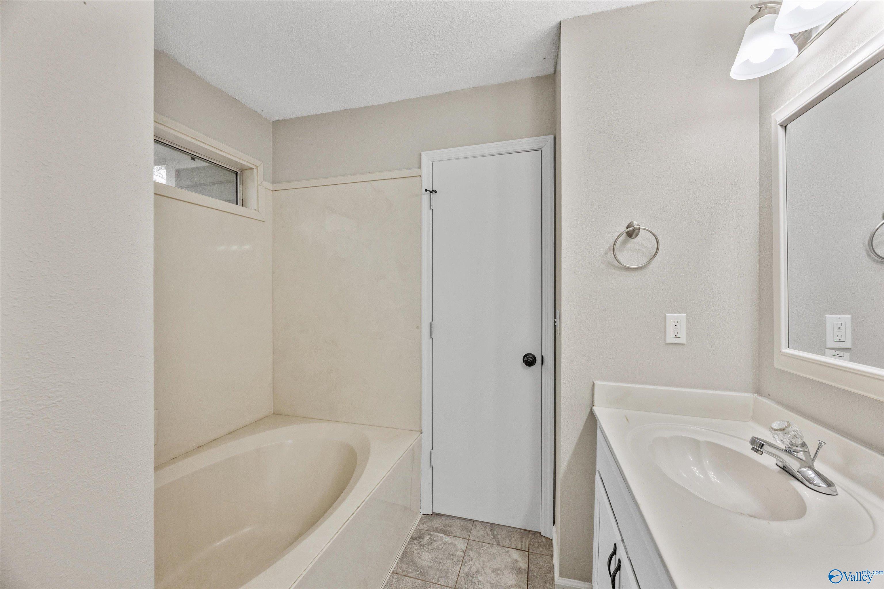 14001 Whitehurst Circle SW