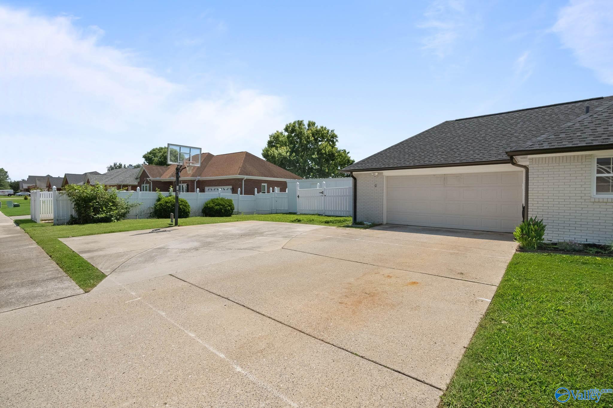 2301 Villaret Drive SW