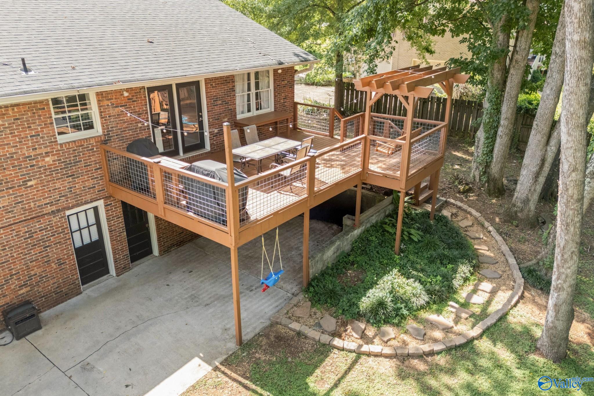 8512 Hickory Hill Lane SE
