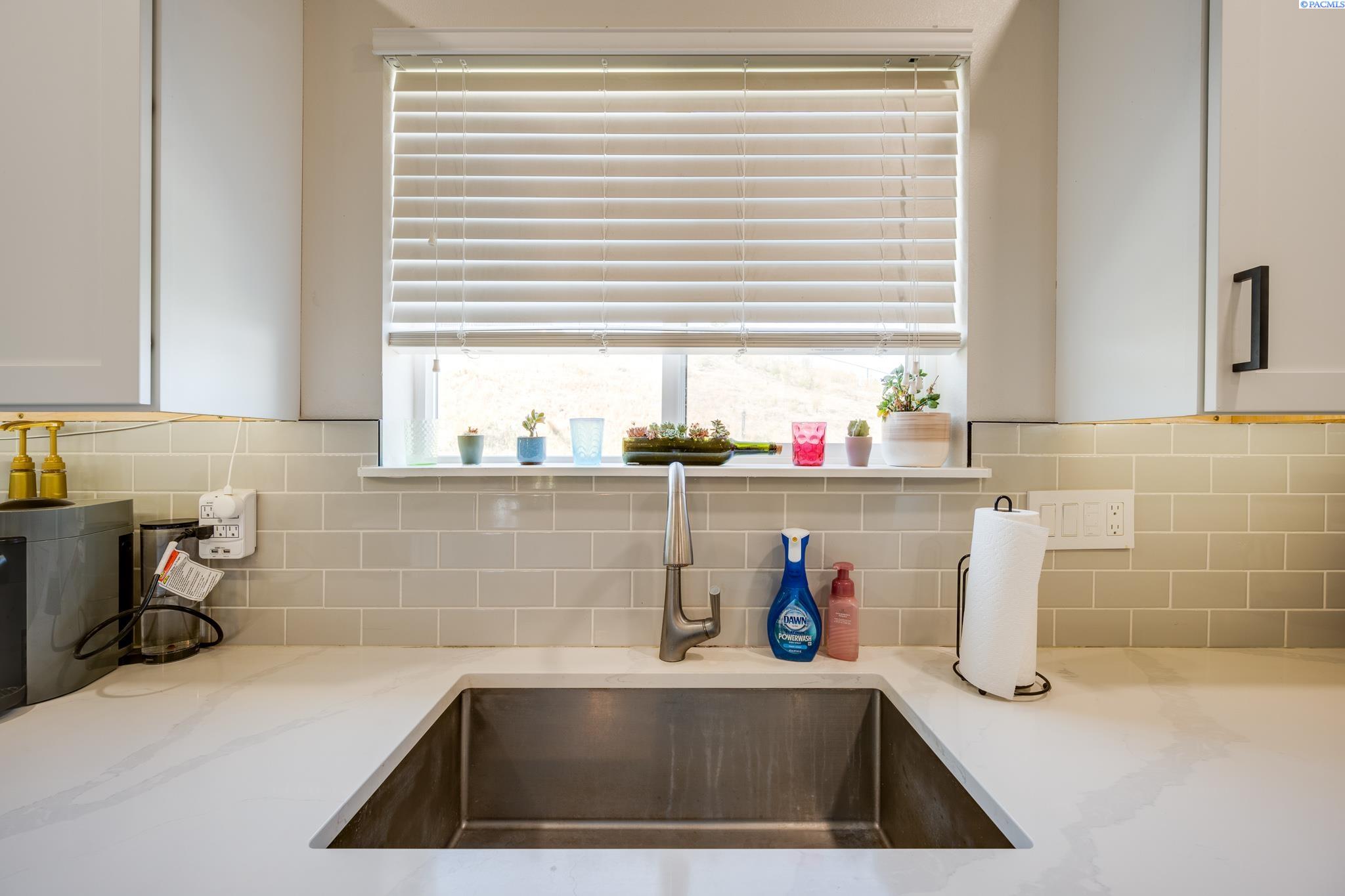 1155 NW Marshland St.