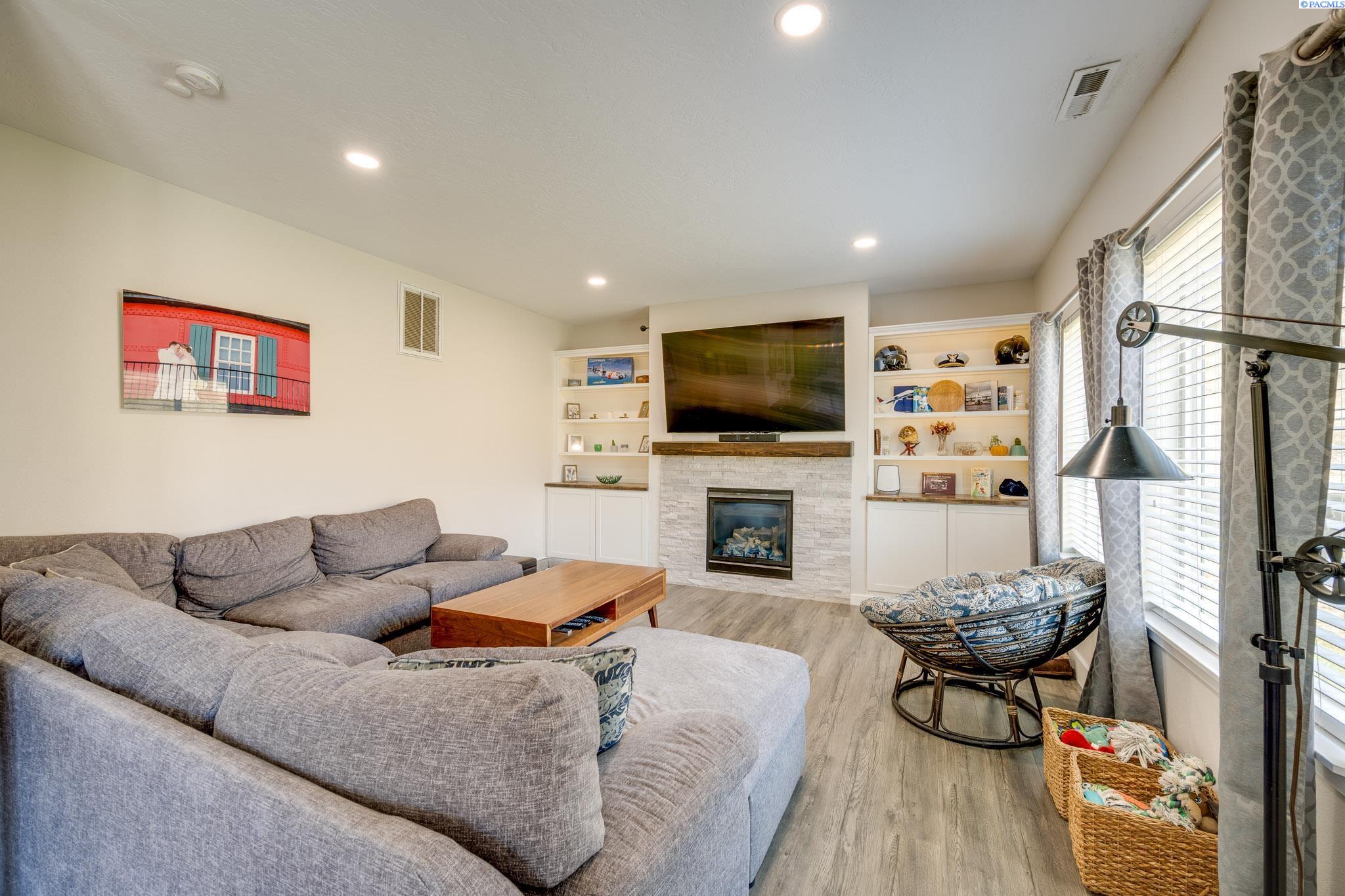 1155 NW Marshland St.