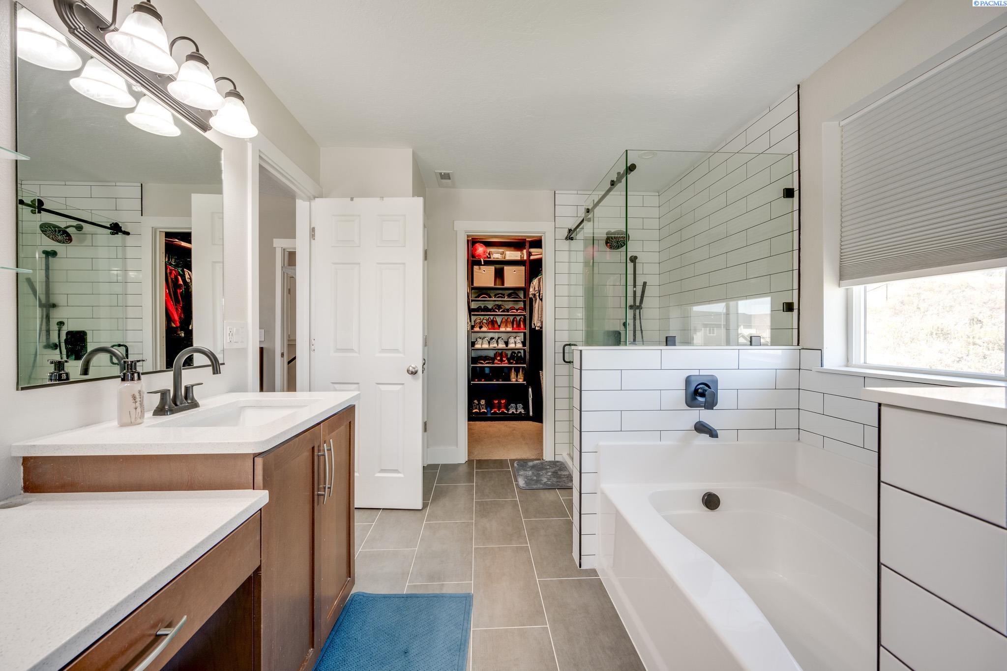 1155 NW Marshland St.