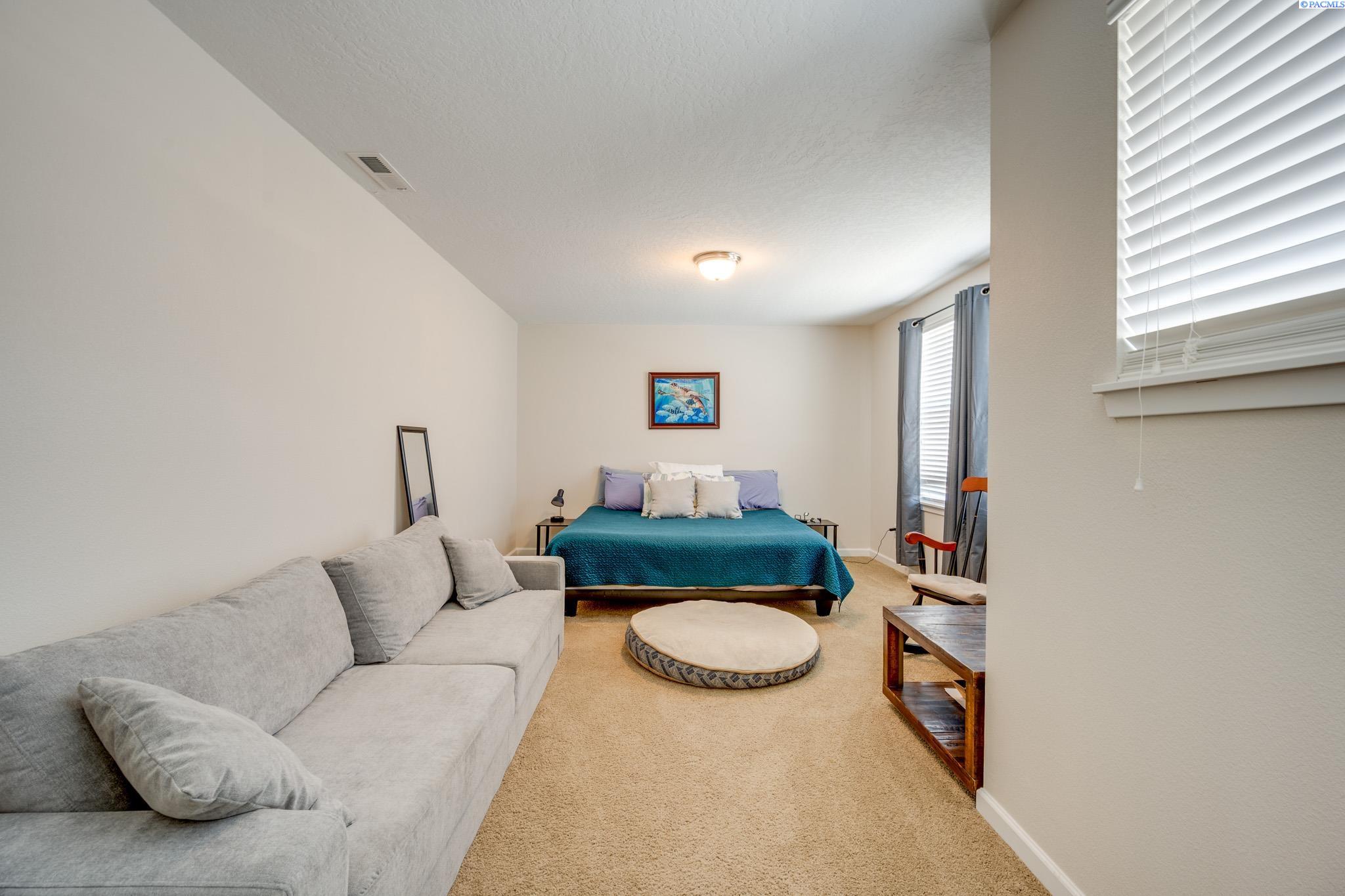 1155 NW Marshland St.