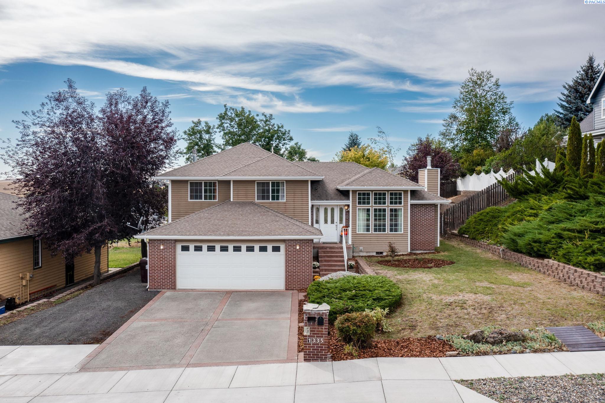 1335 SE Harvest Drive Unit Wonderful Home in an Excellent Location!