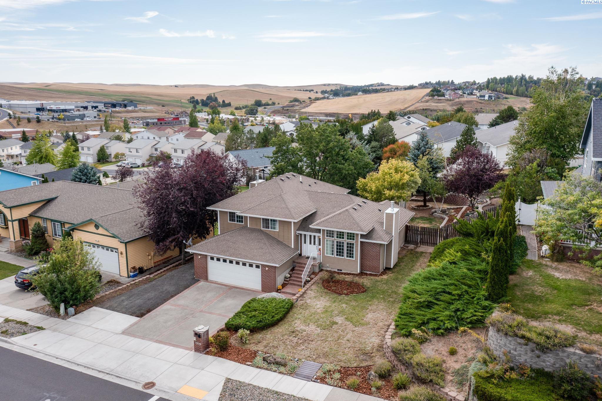 1335 SE Harvest Drive Unit Wonderful Home in an Excellent Location!