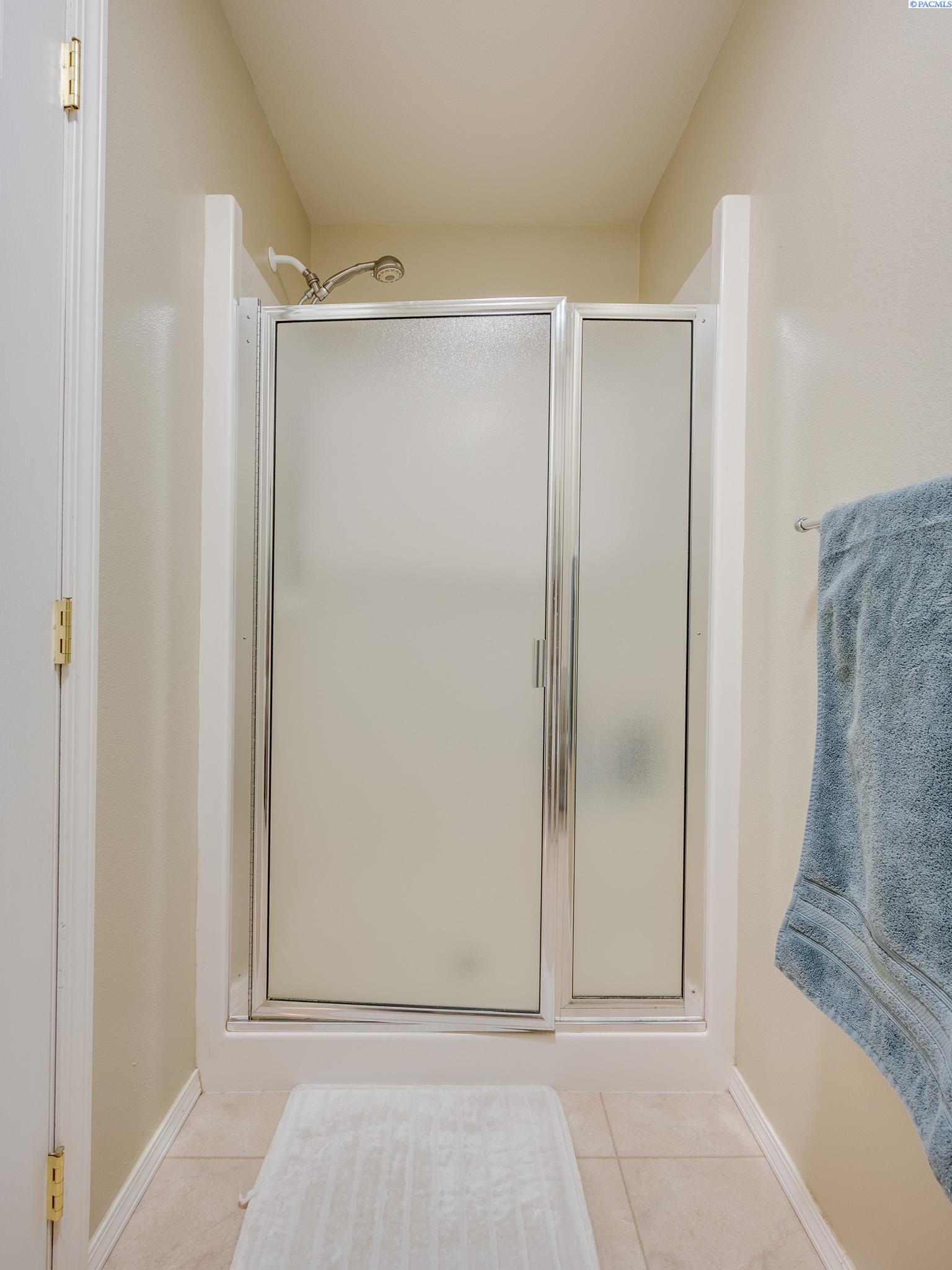 1335 SE Harvest Drive Unit Wonderful Home in an Excellent Location!