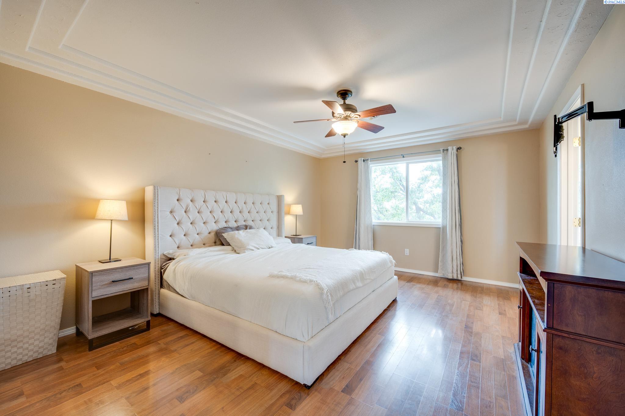 1335 SE Harvest Drive Unit Wonderful Home in an Excellent Location!