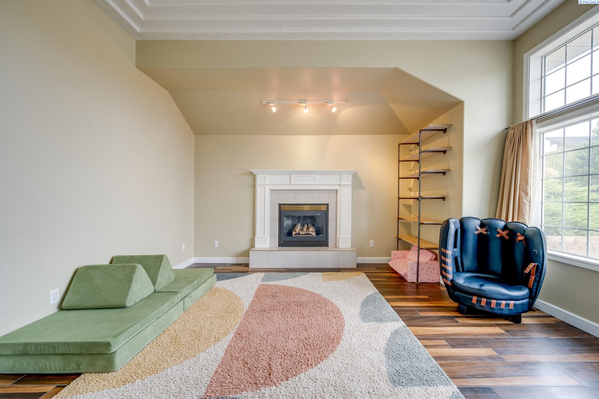 1335 SE Harvest Drive Unit Wonderful Home in an Excellent Location!