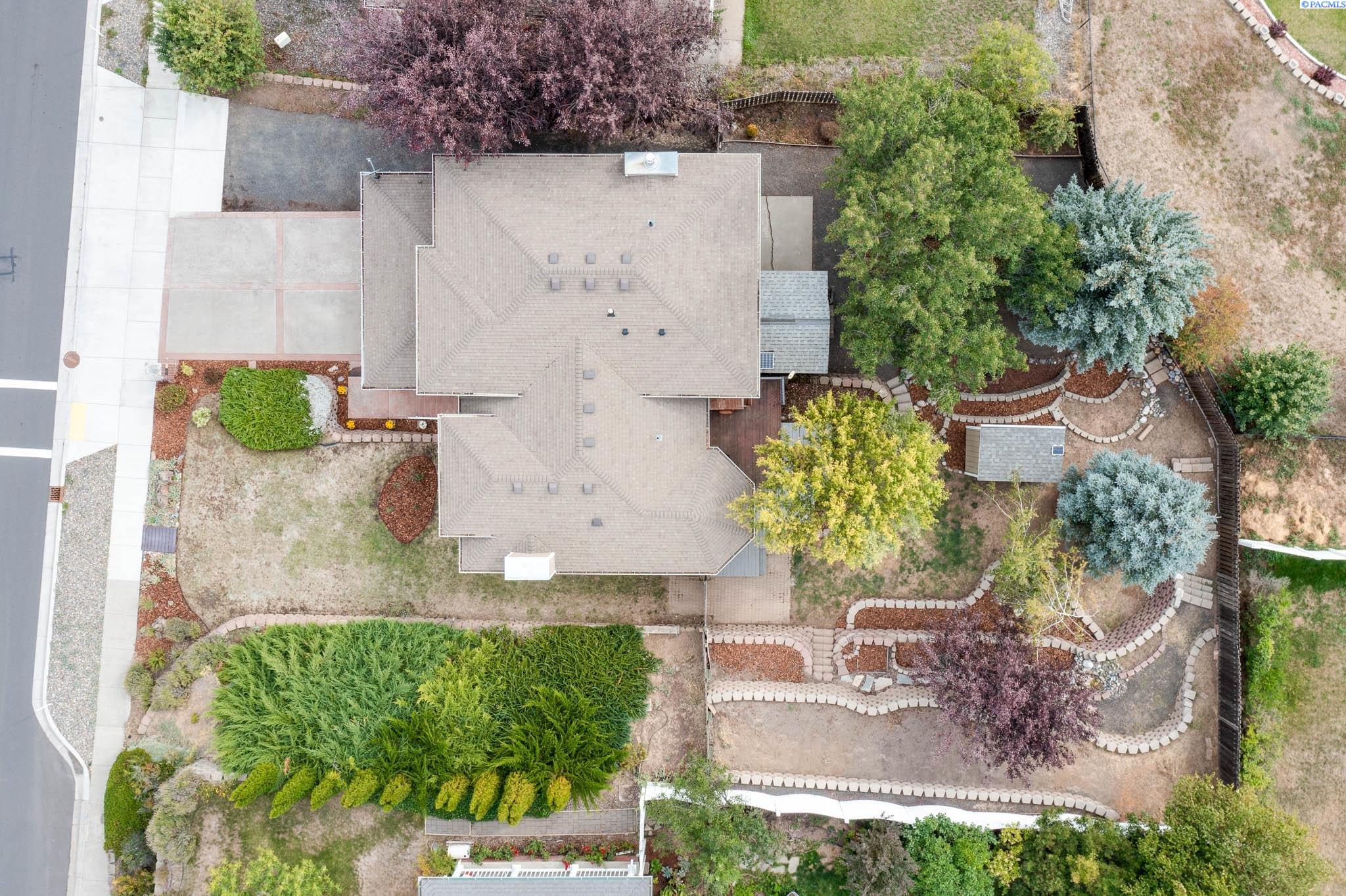 1335 SE Harvest Drive Unit Wonderful Home in an Excellent Location!