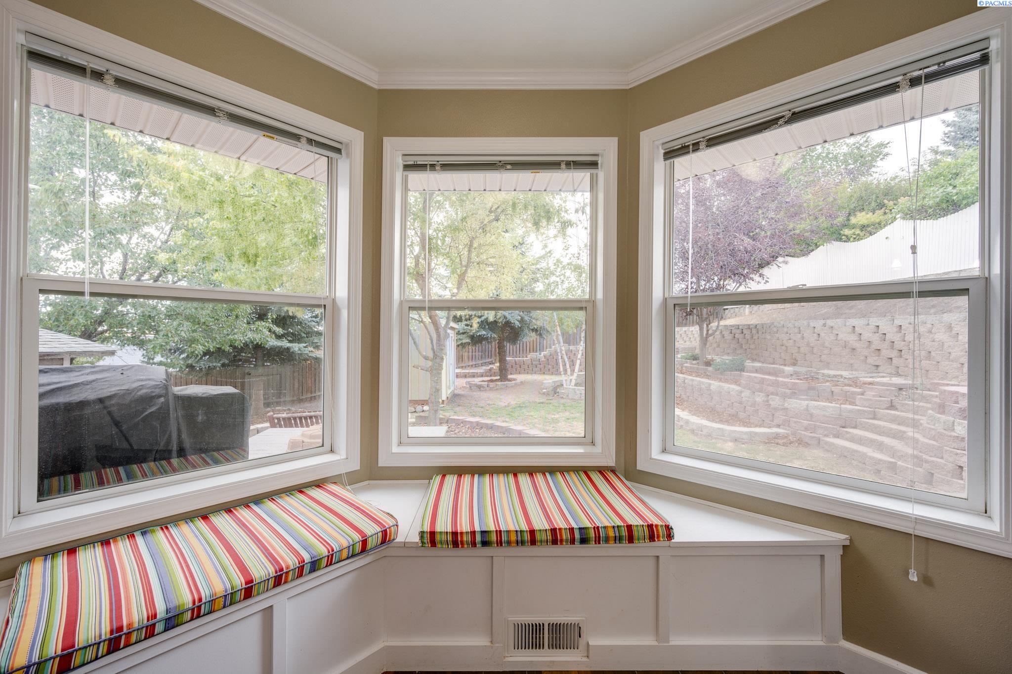 1335 SE Harvest Drive Unit Wonderful Home in an Excellent Location!