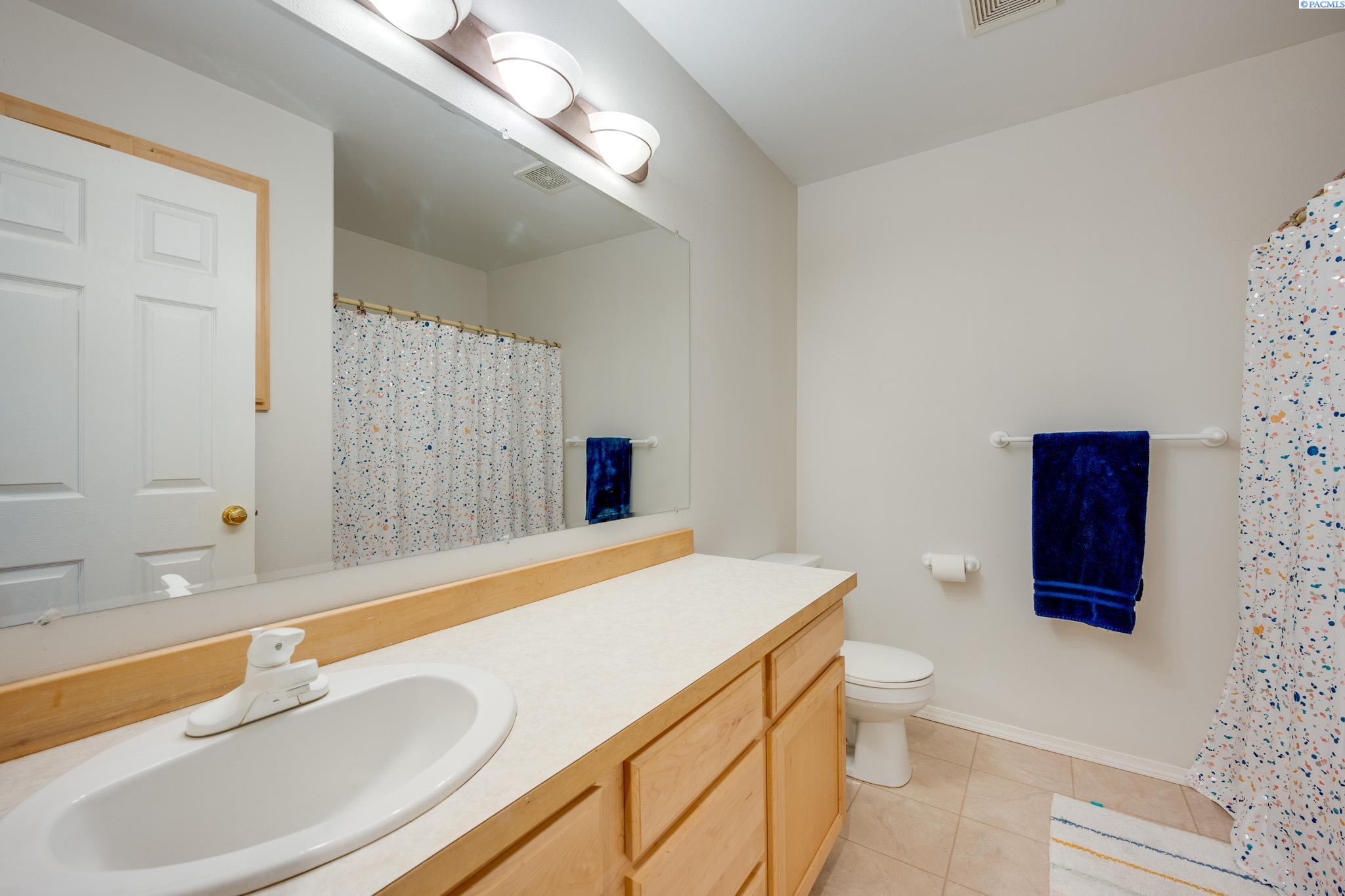 1335 SE Harvest Drive Unit Wonderful Home in an Excellent Location!