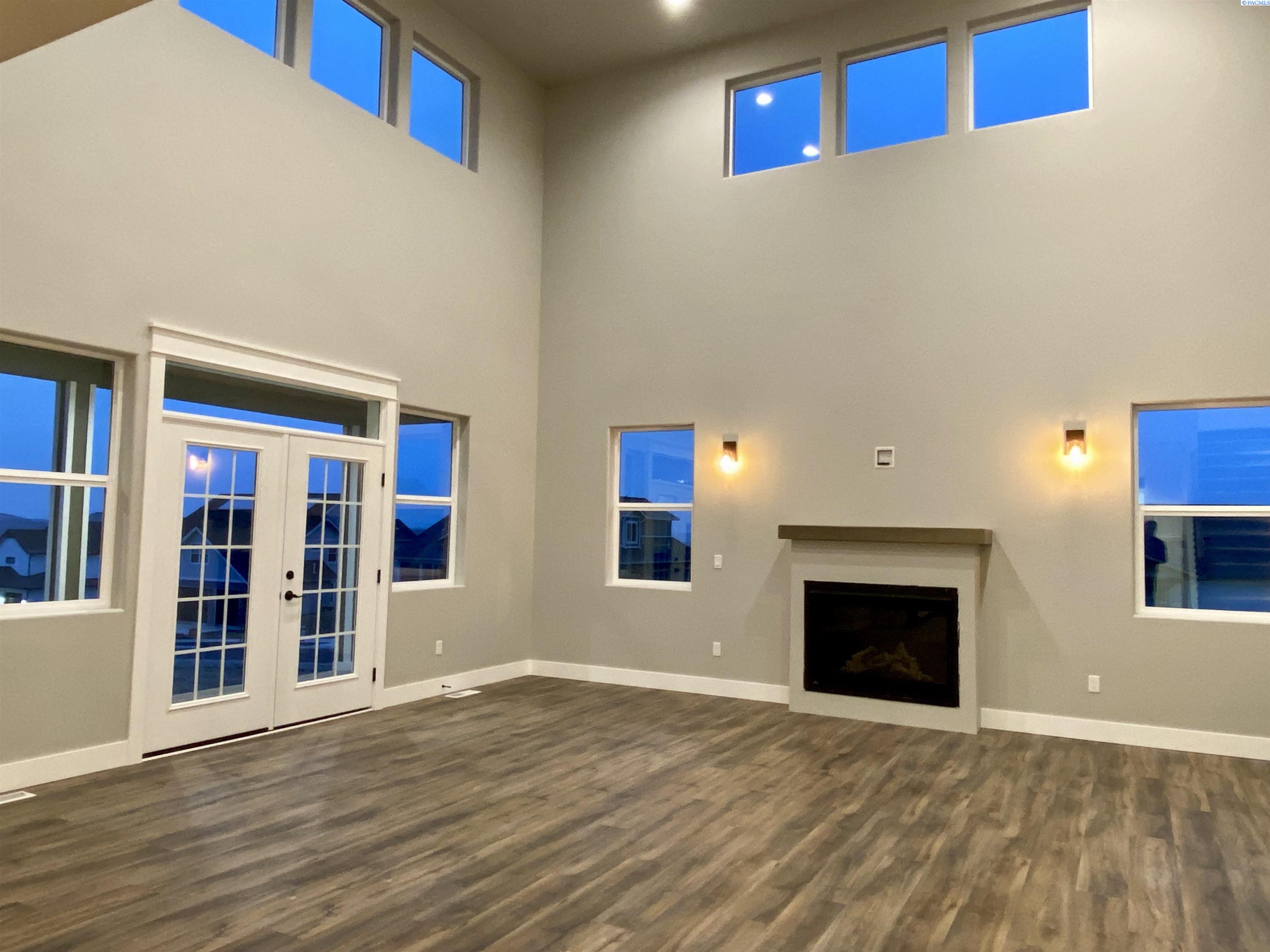 2085 NW Canyon View Dr