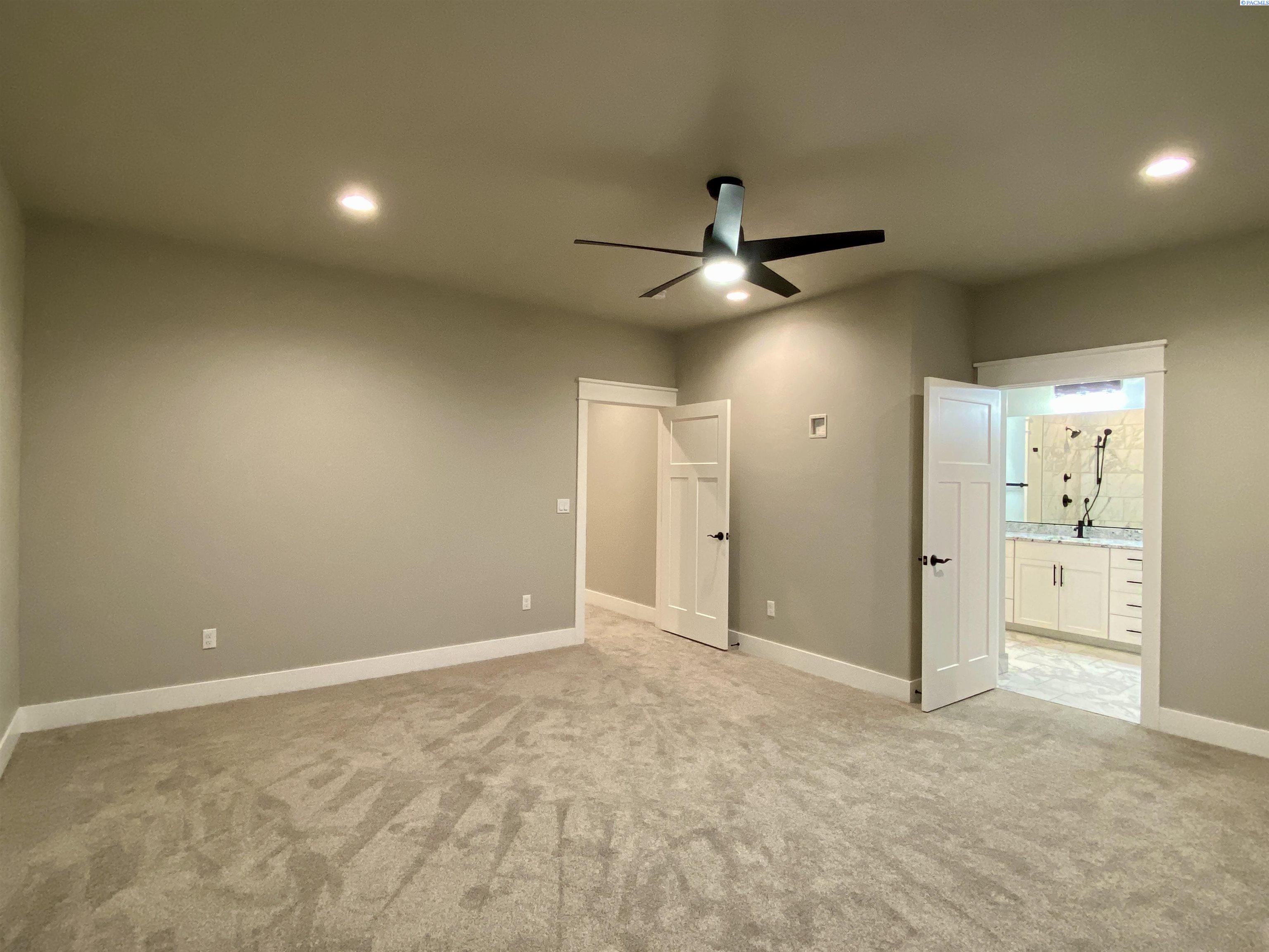 2085 NW Canyon View Dr