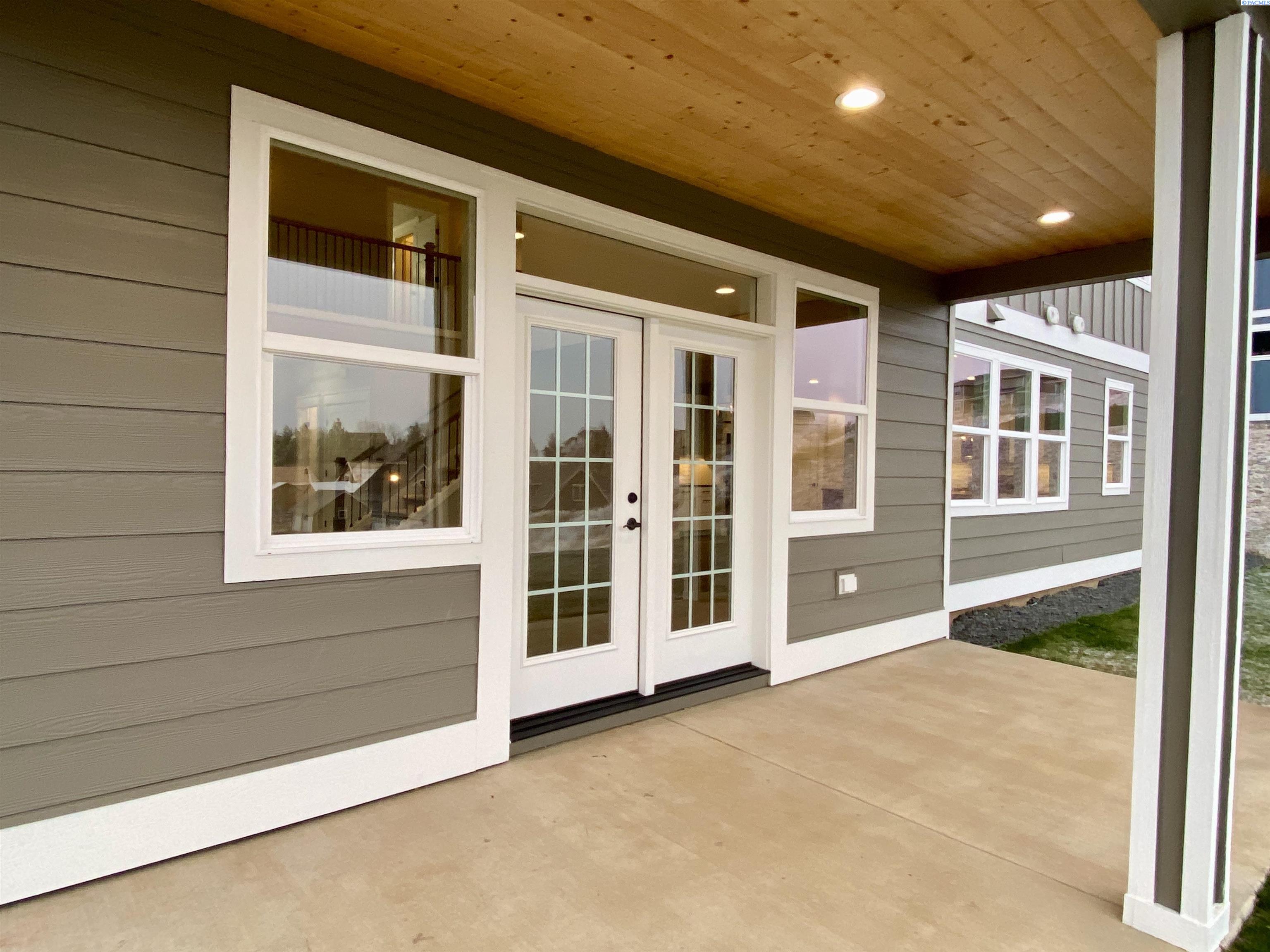 2085 NW Canyon View Dr