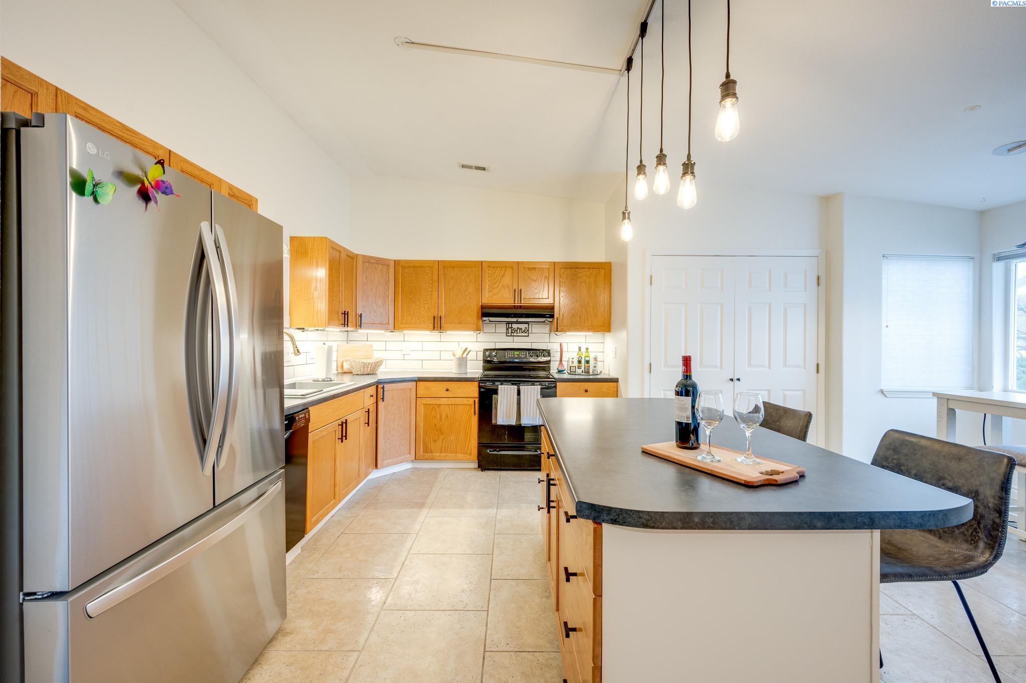 545 SE Quail Ridge Dr