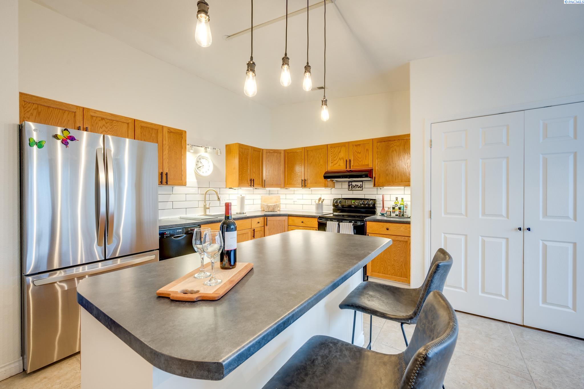 545 SE Quail Ridge Dr