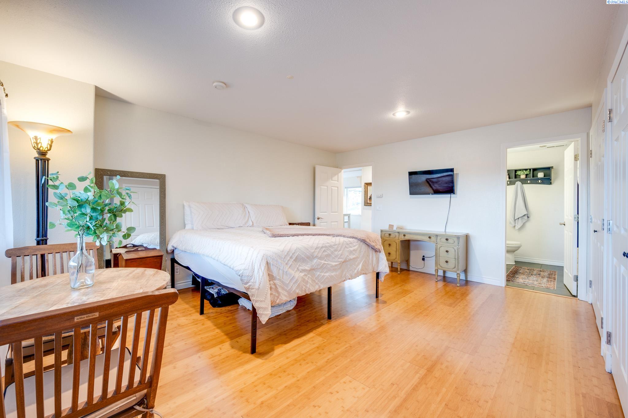 545 SE Quail Ridge Dr