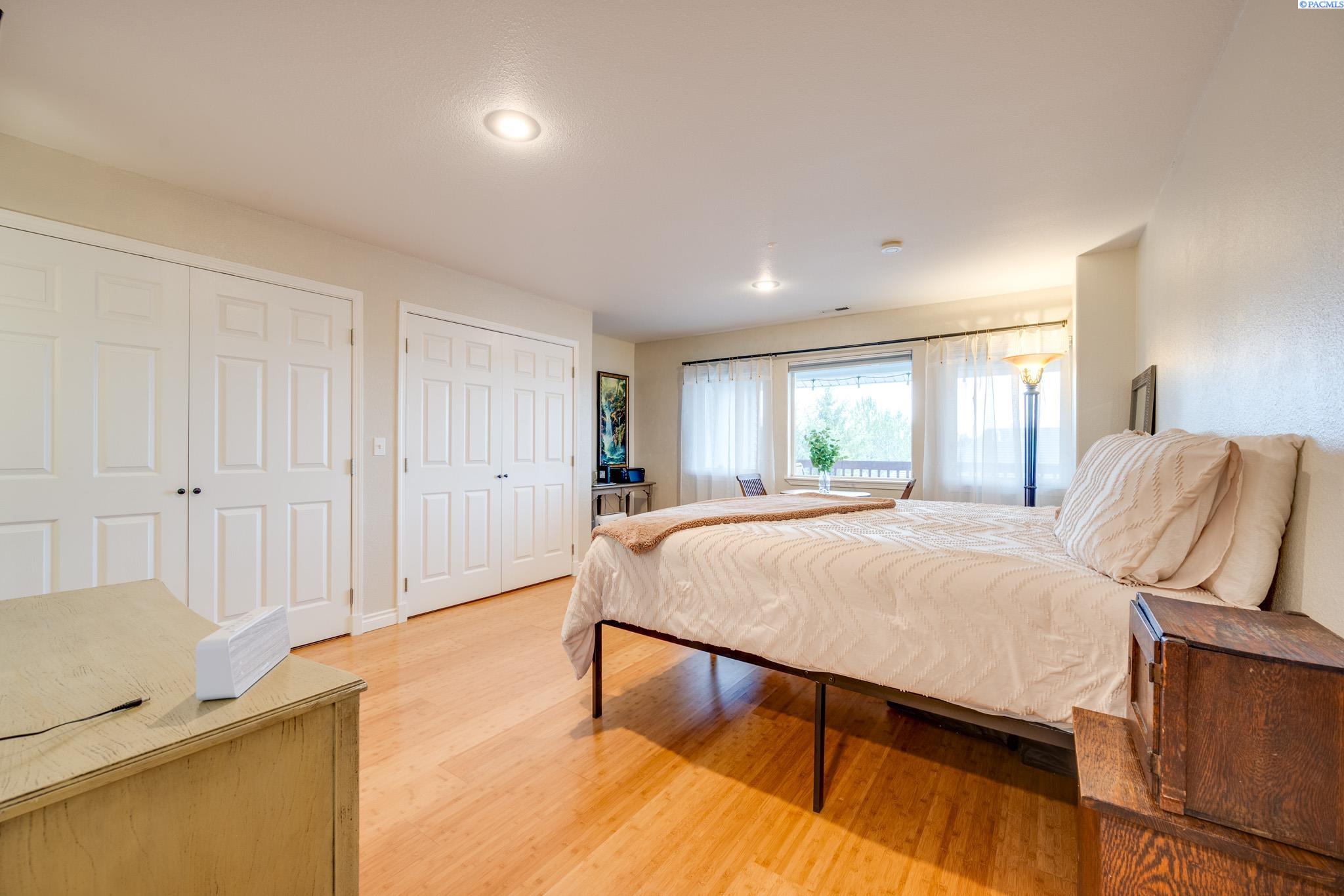 545 SE Quail Ridge Dr