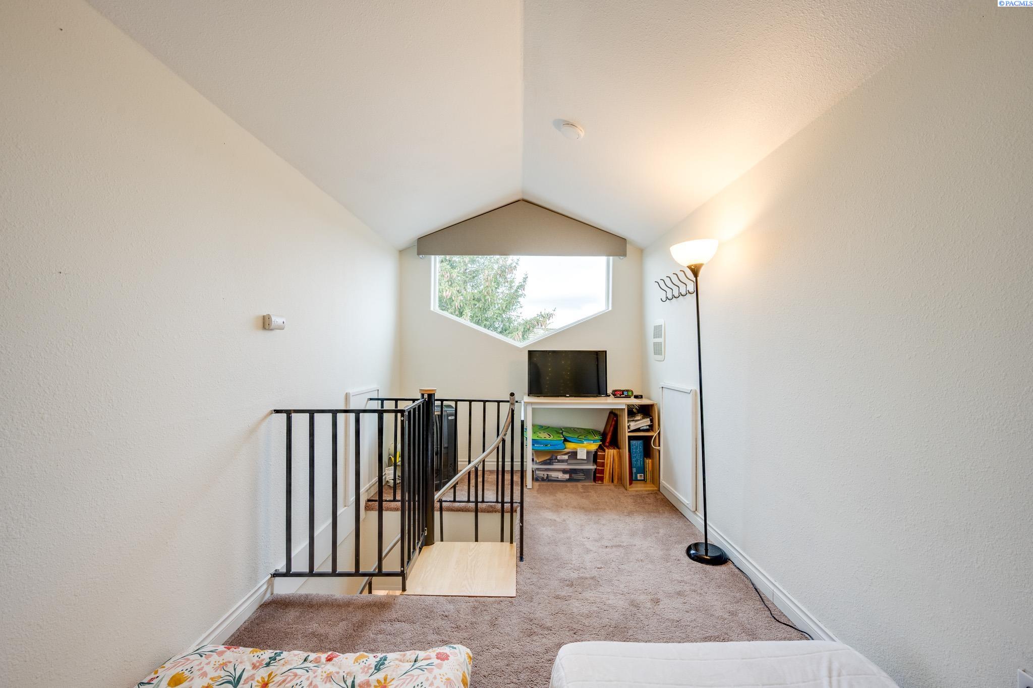 545 SE Quail Ridge Dr