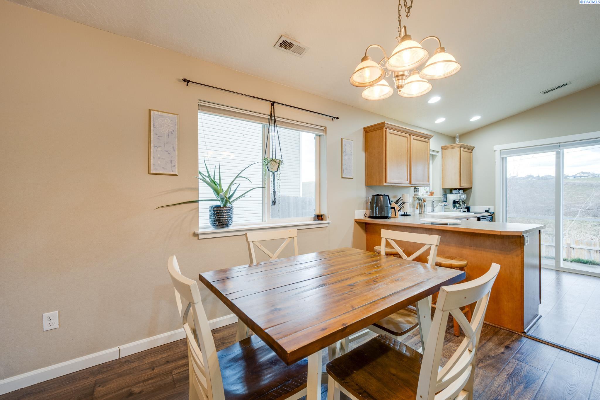 1400 SW Lost Trail Dr