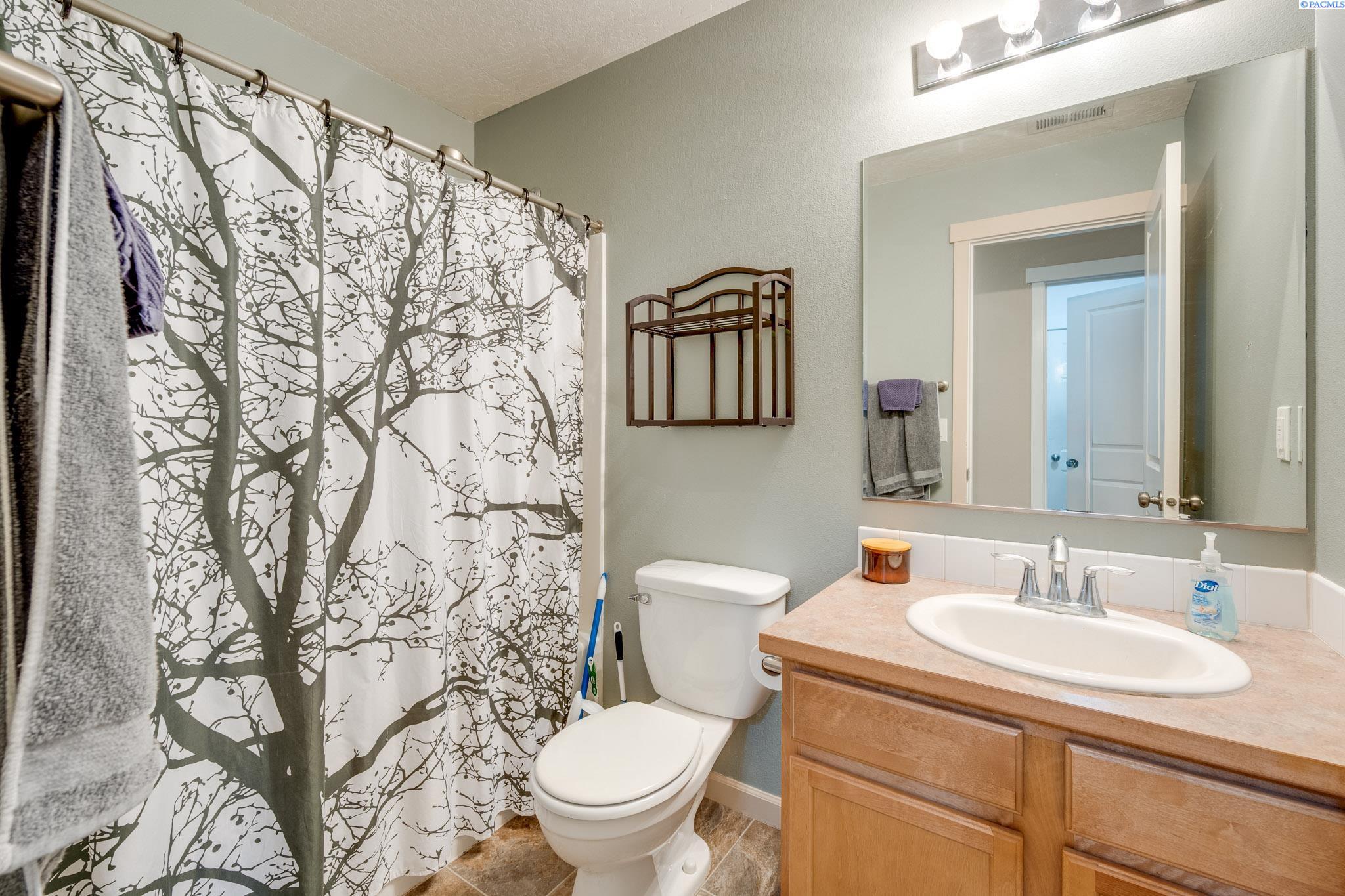 1400 SW Lost Trail Dr