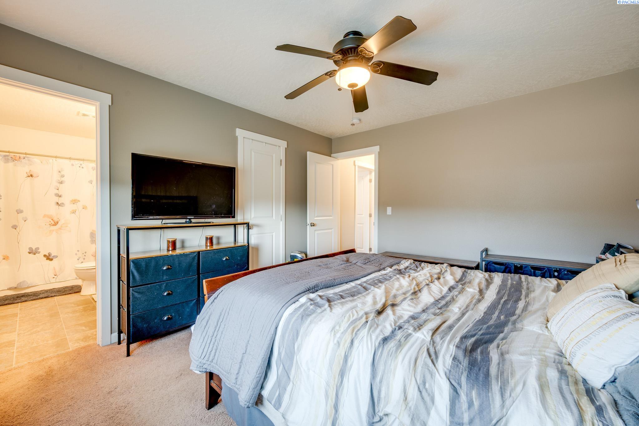 1400 SW Lost Trail Dr