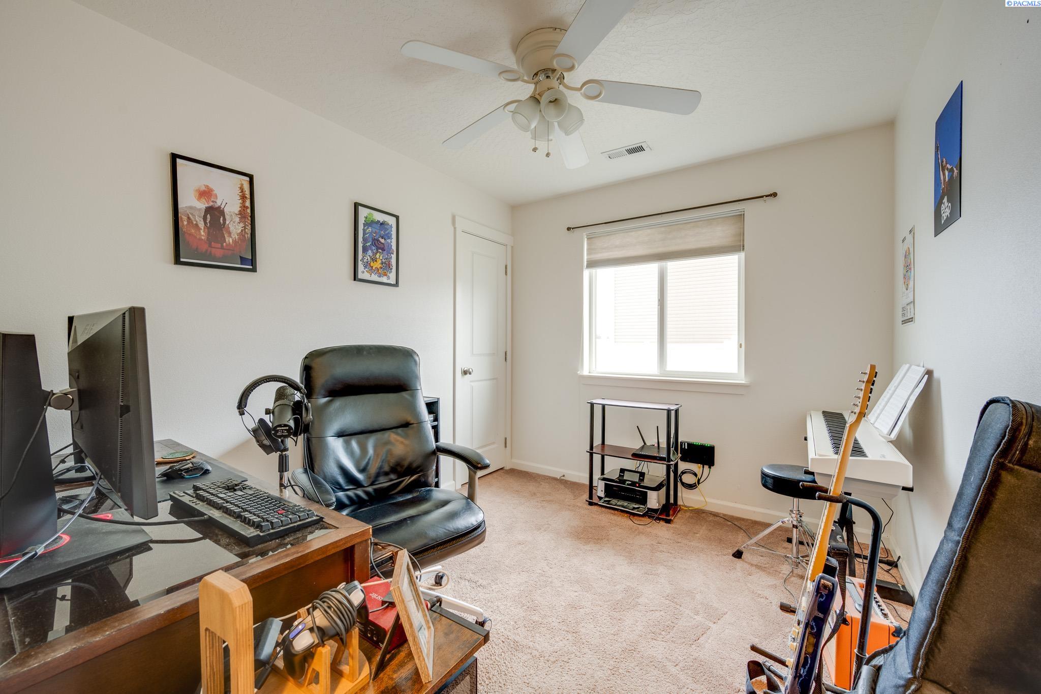 1400 SW Lost Trail Dr