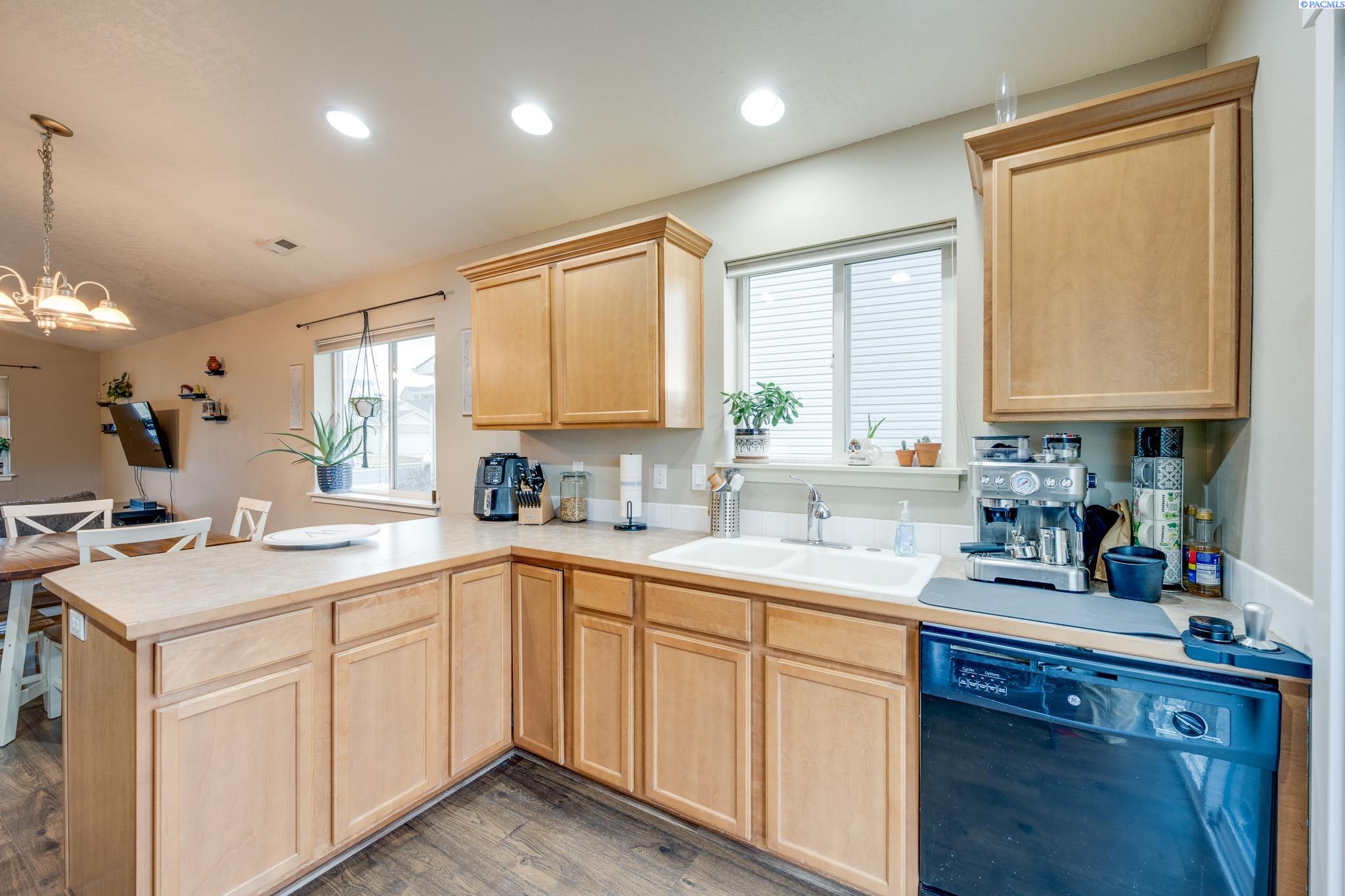 1400 SW Lost Trail Dr