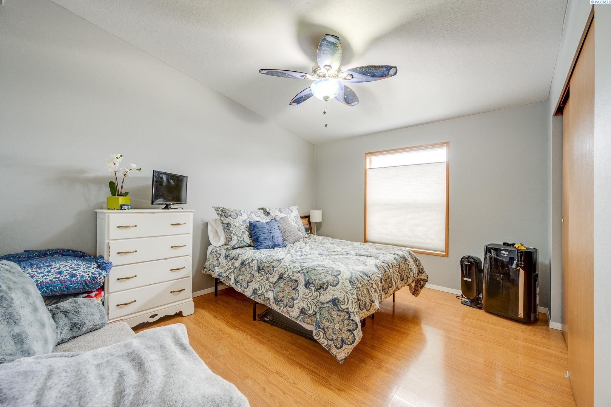 255 NW Golden Hills Dr. Unit: 42