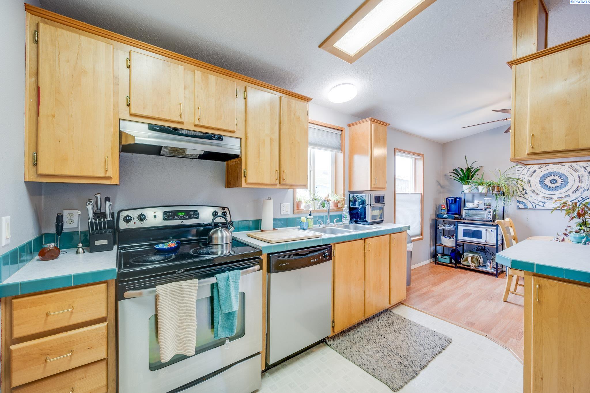 255 NW Golden Hills Dr. Unit: 42