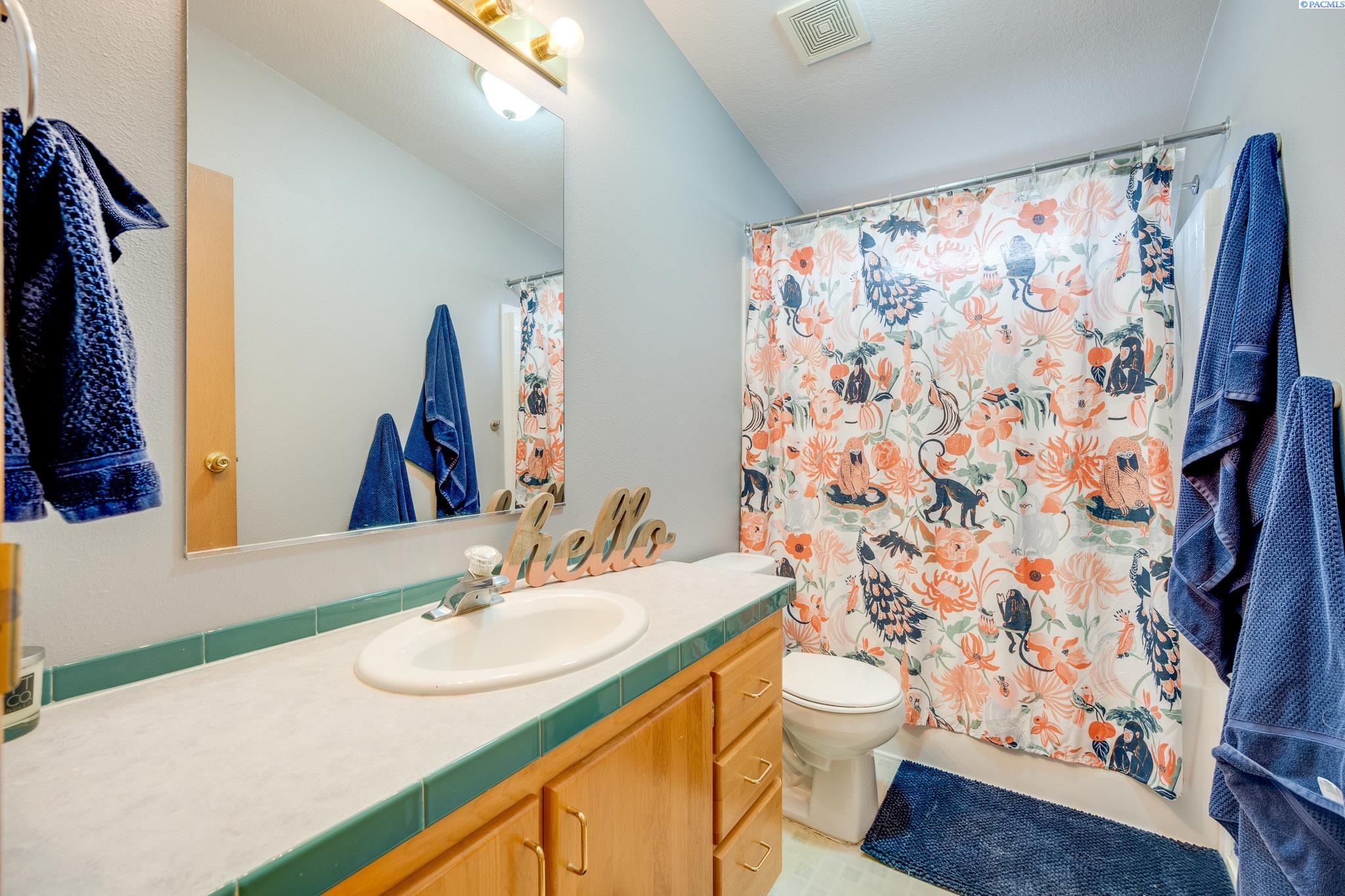 255 NW Golden Hills Dr. Unit: 42