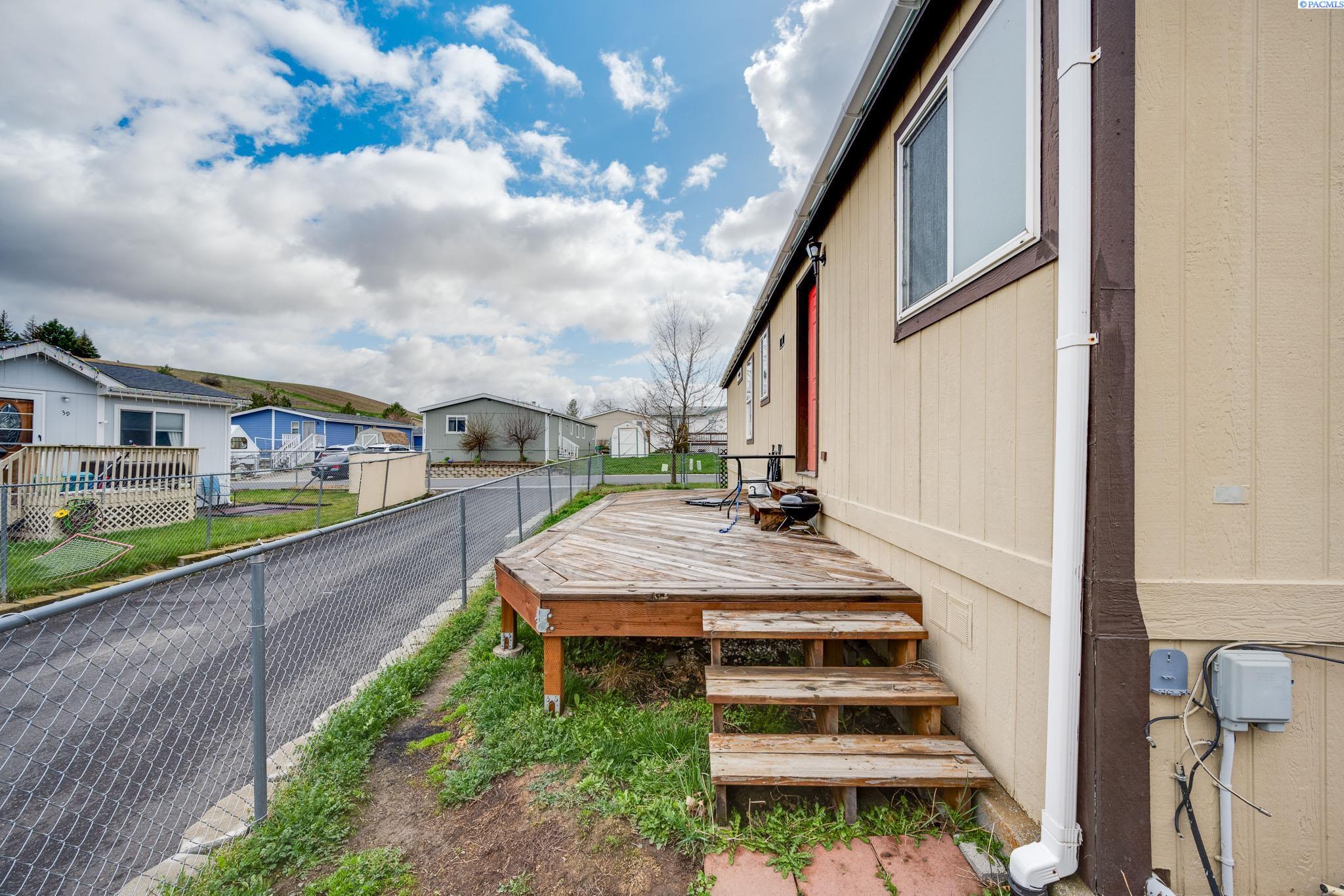 255 NW Golden Hills Dr. Unit: 42