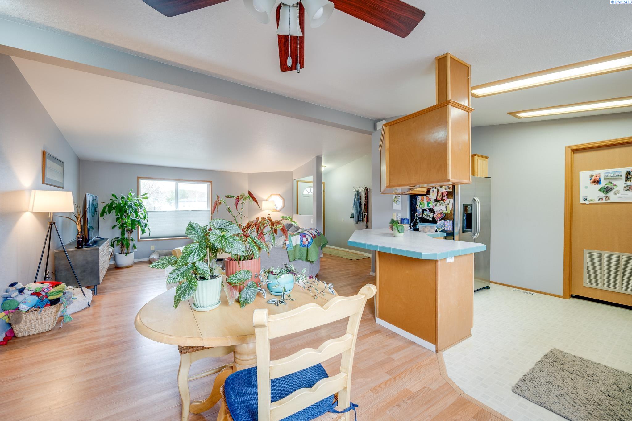 255 NW Golden Hills Dr. Unit: 42