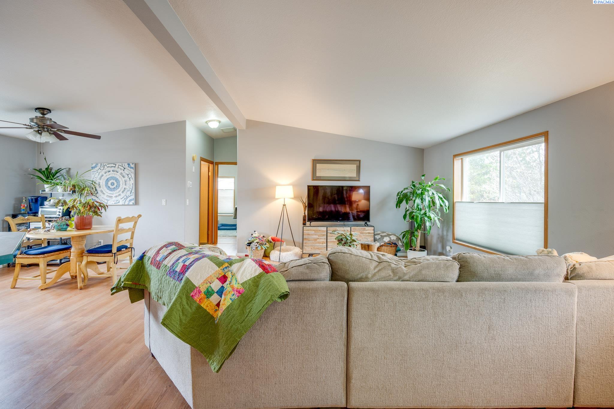 255 NW Golden Hills Dr. Unit: 42