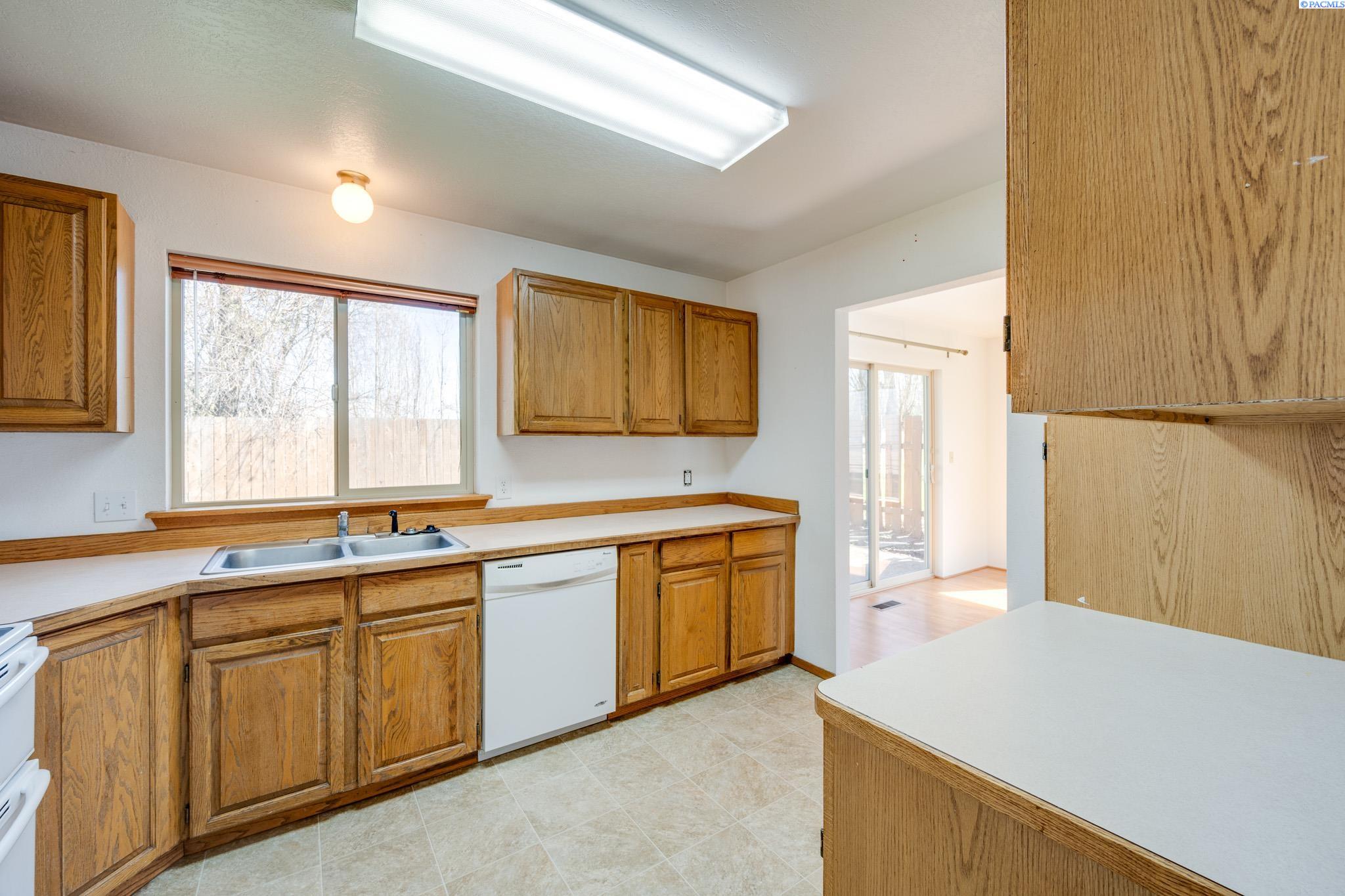 1290 SW Wadleigh Drive