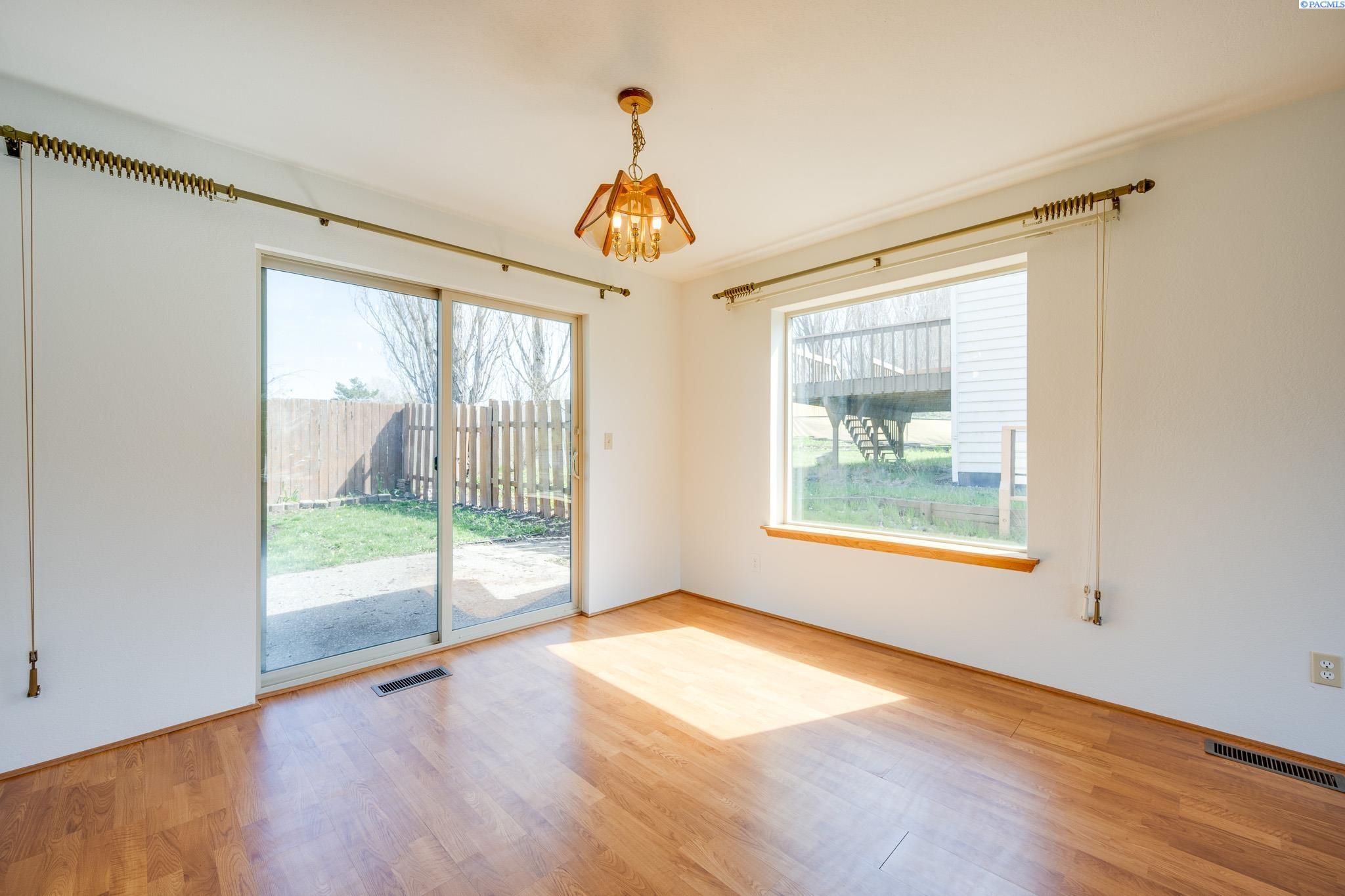 1290 SW Wadleigh Drive