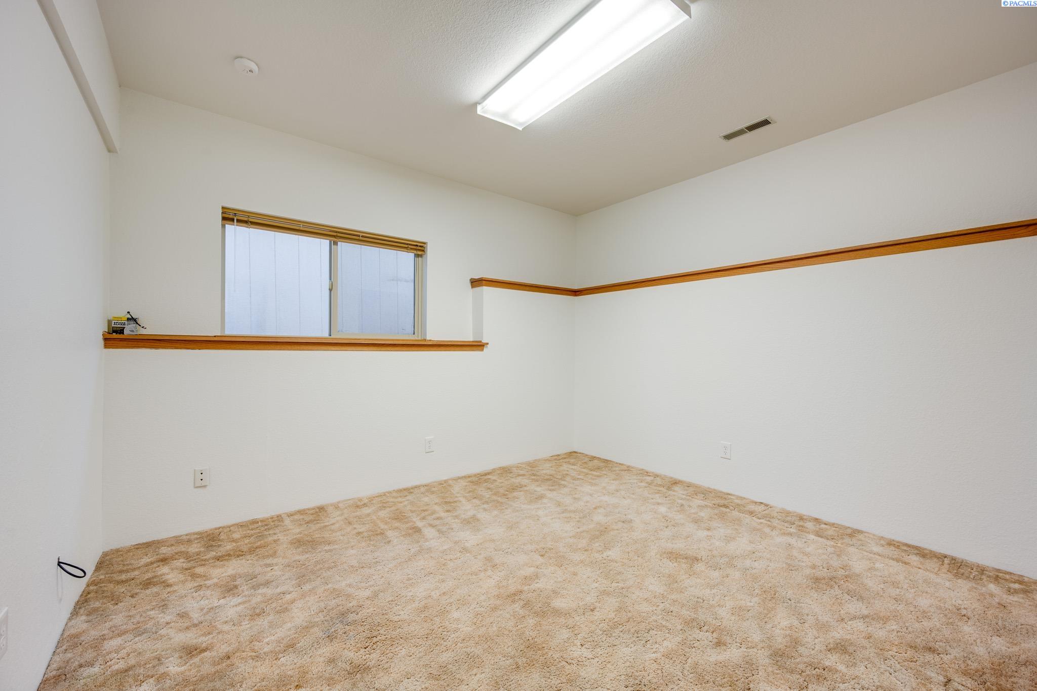 1290 SW Wadleigh Drive