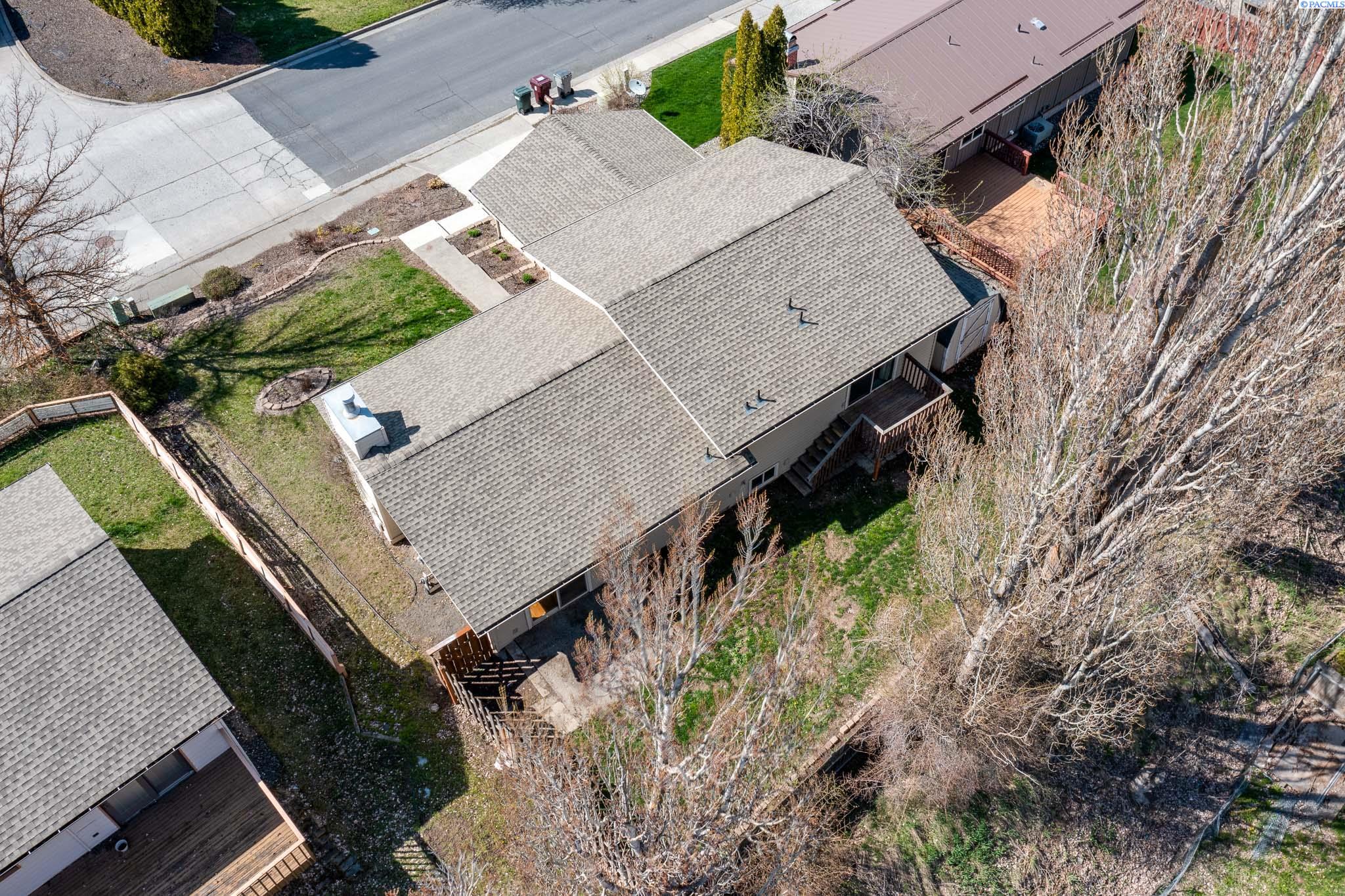 1290 SW Wadleigh Drive