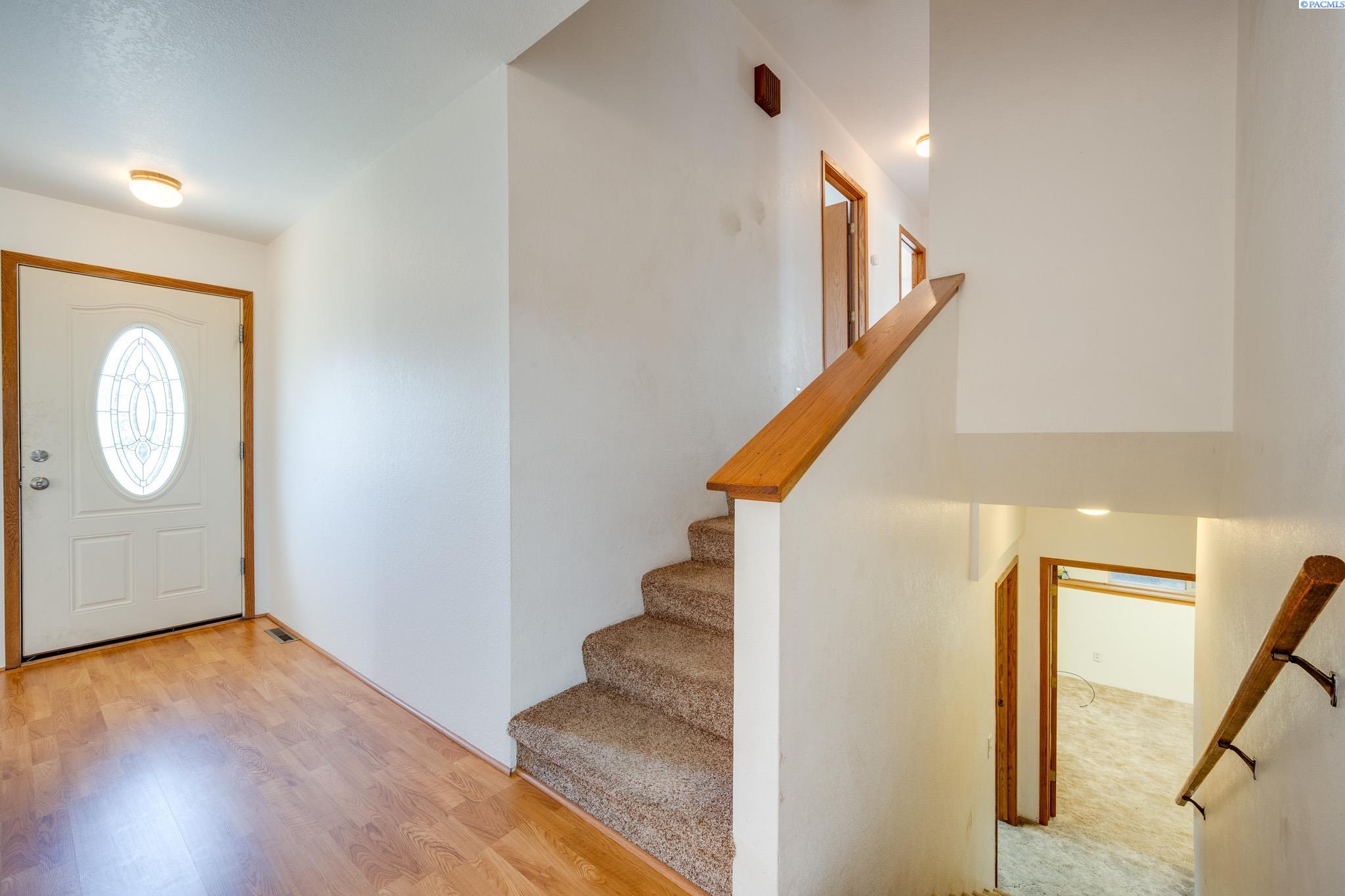 1290 SW Wadleigh Drive