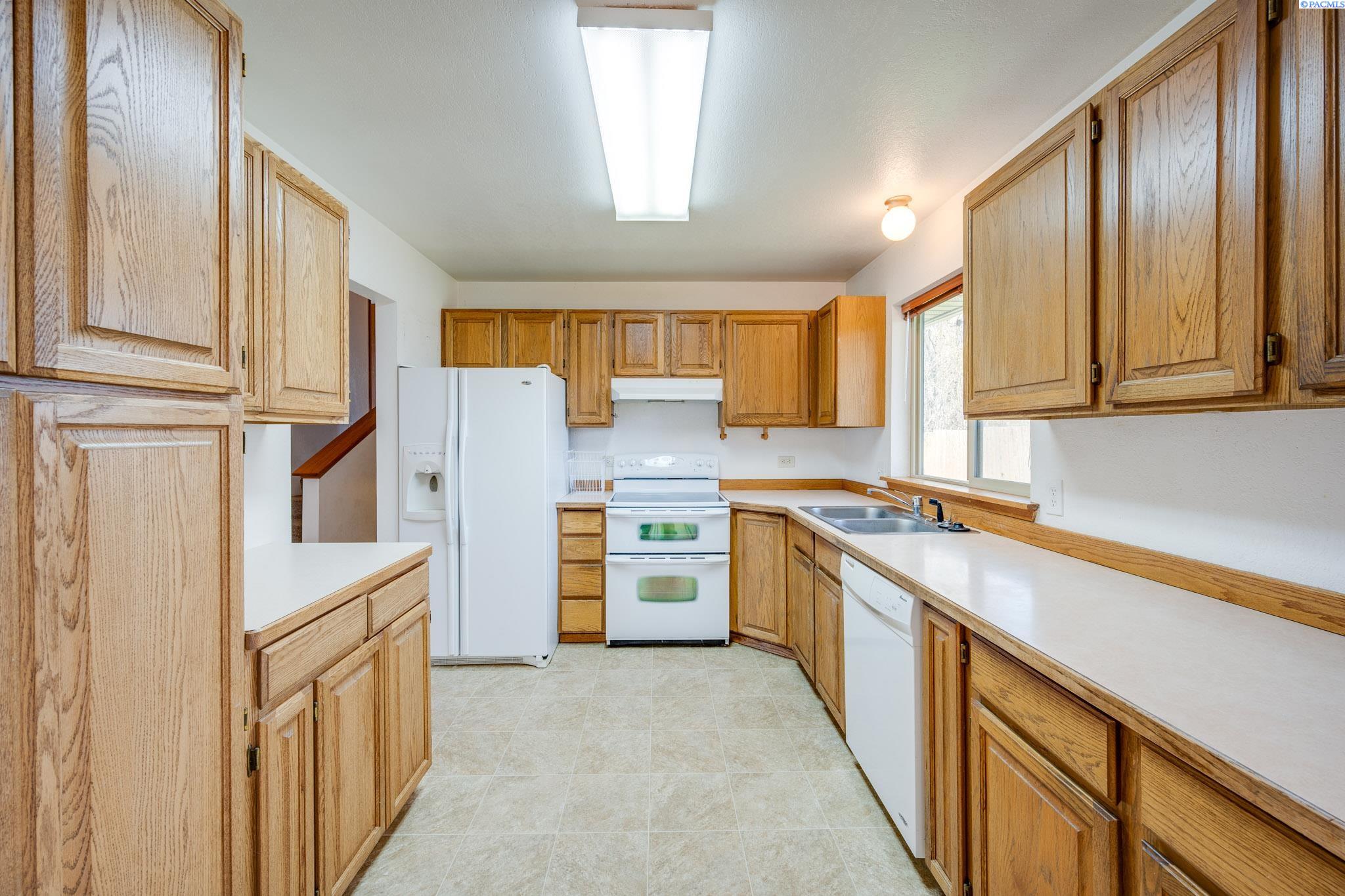 1290 SW Wadleigh Drive