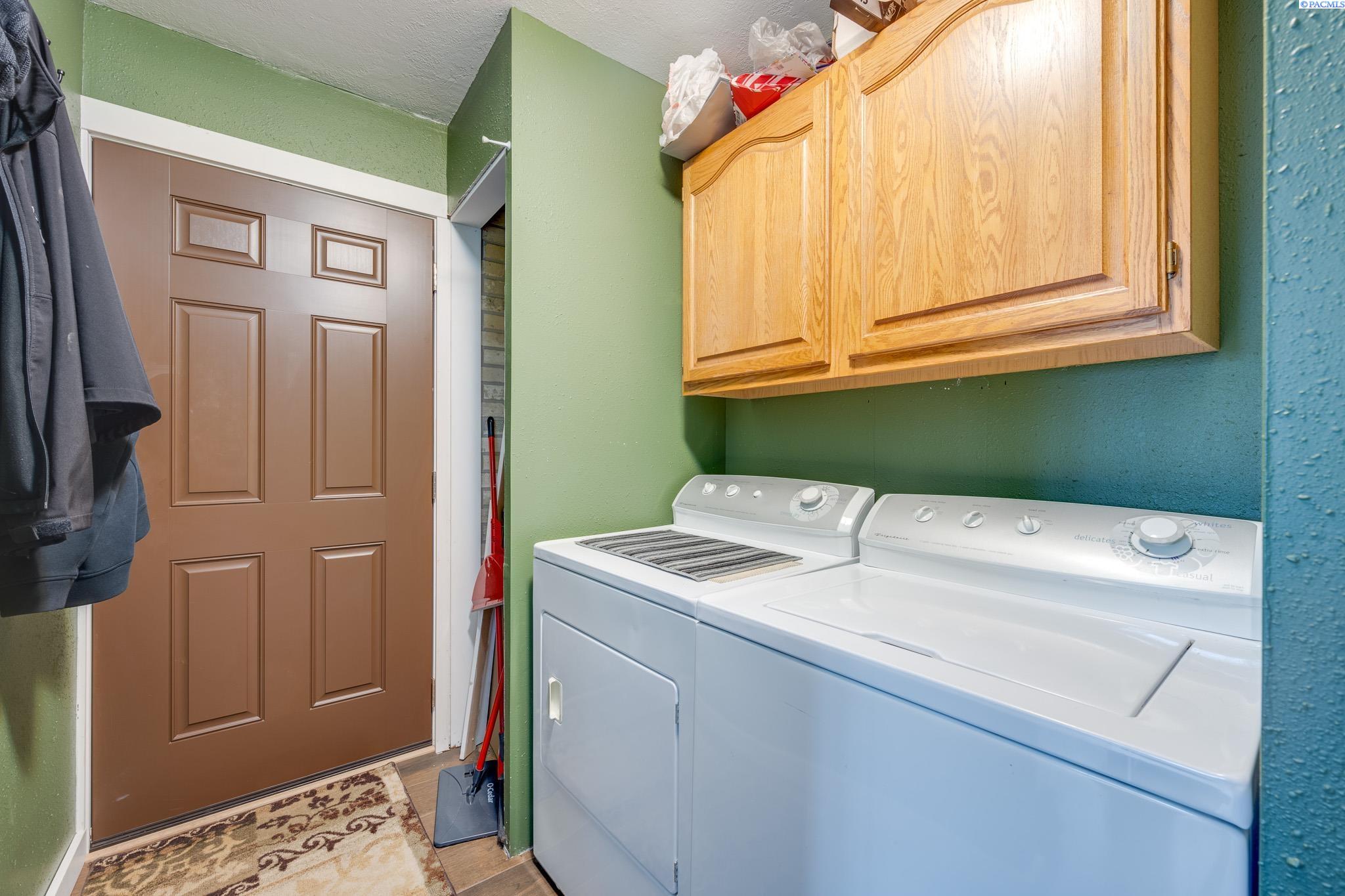 500 NW Darrow Street