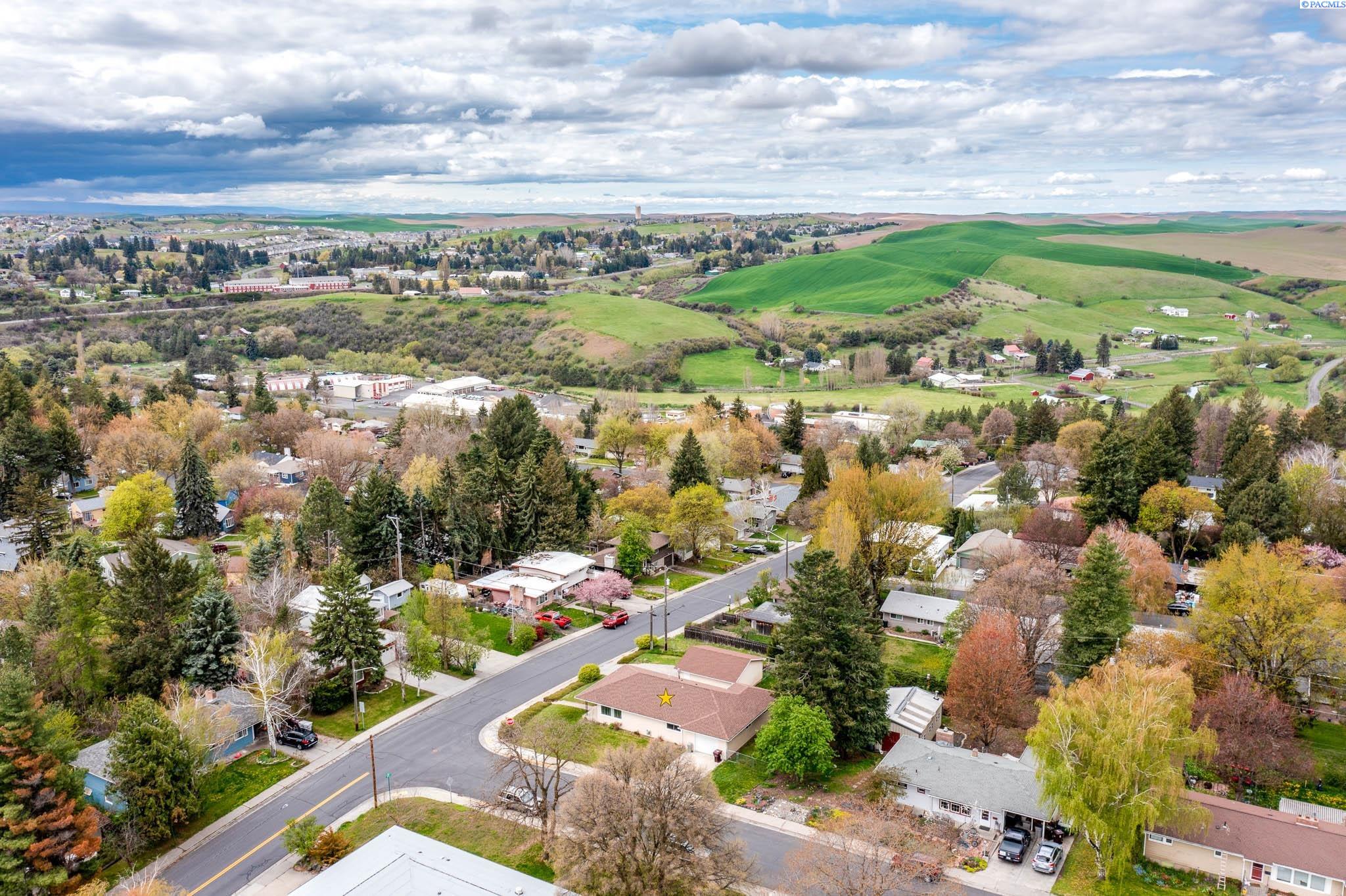 500 NW Darrow Street