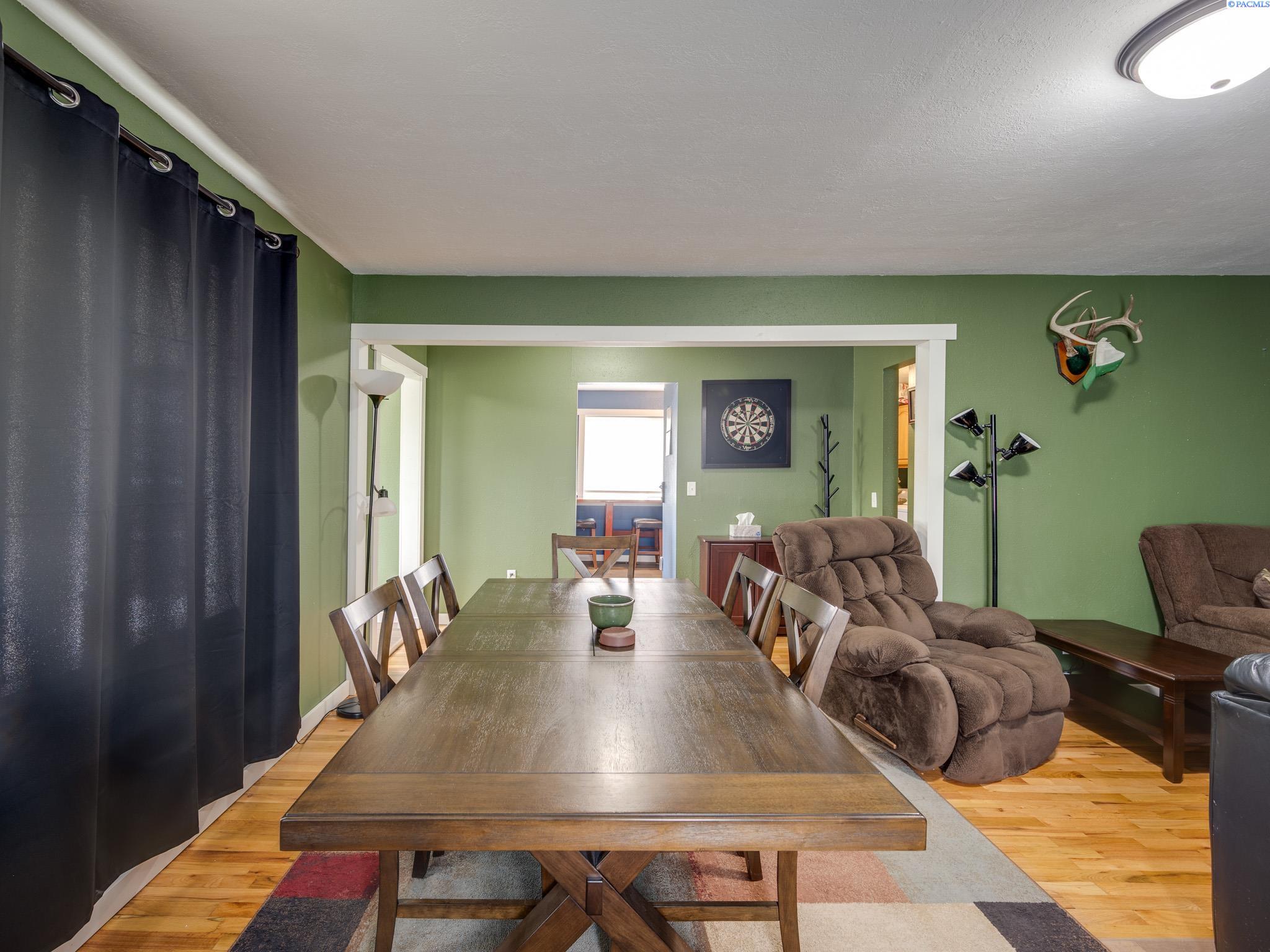 500 NW Darrow Street