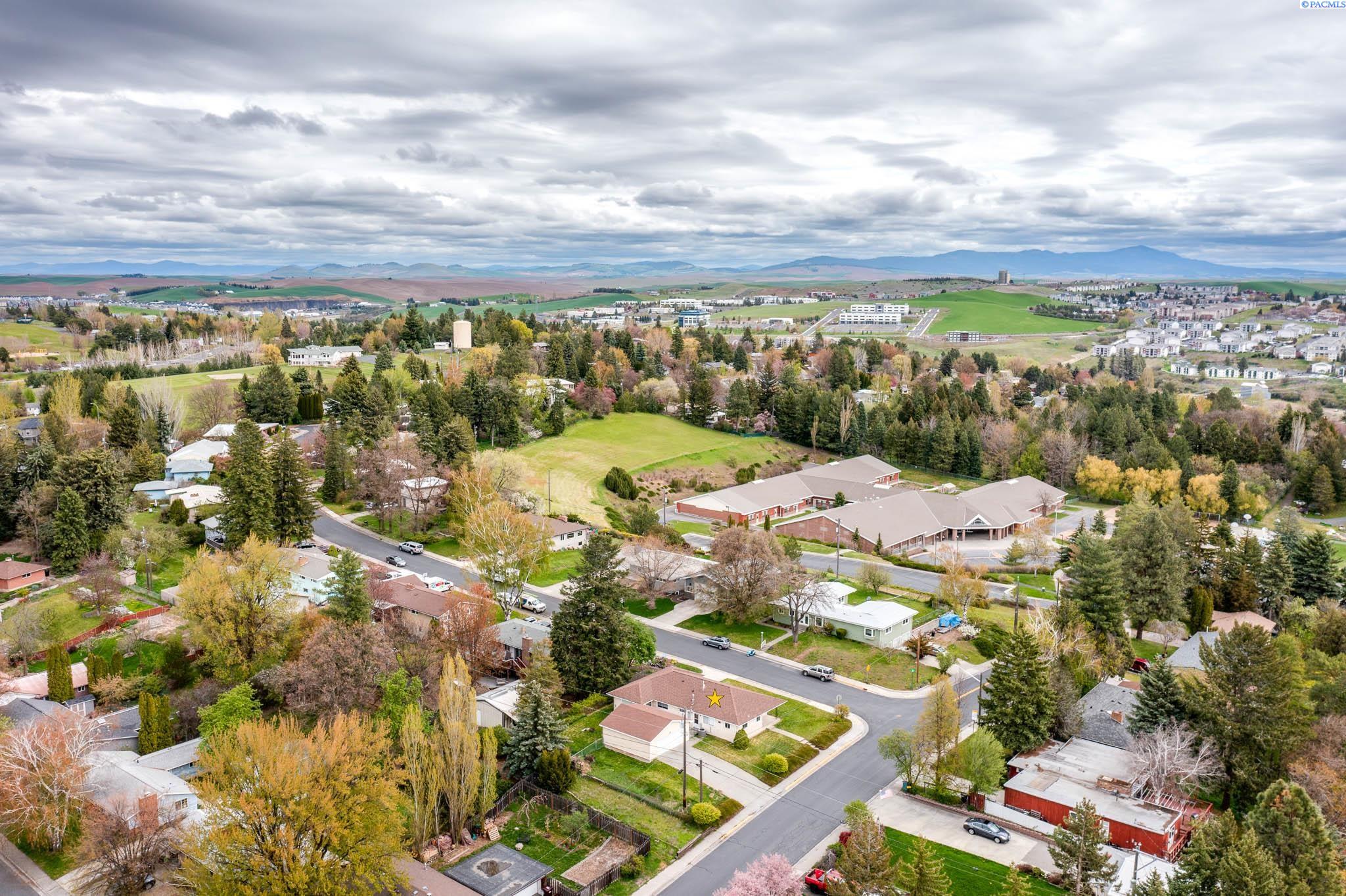 500 NW Darrow Street