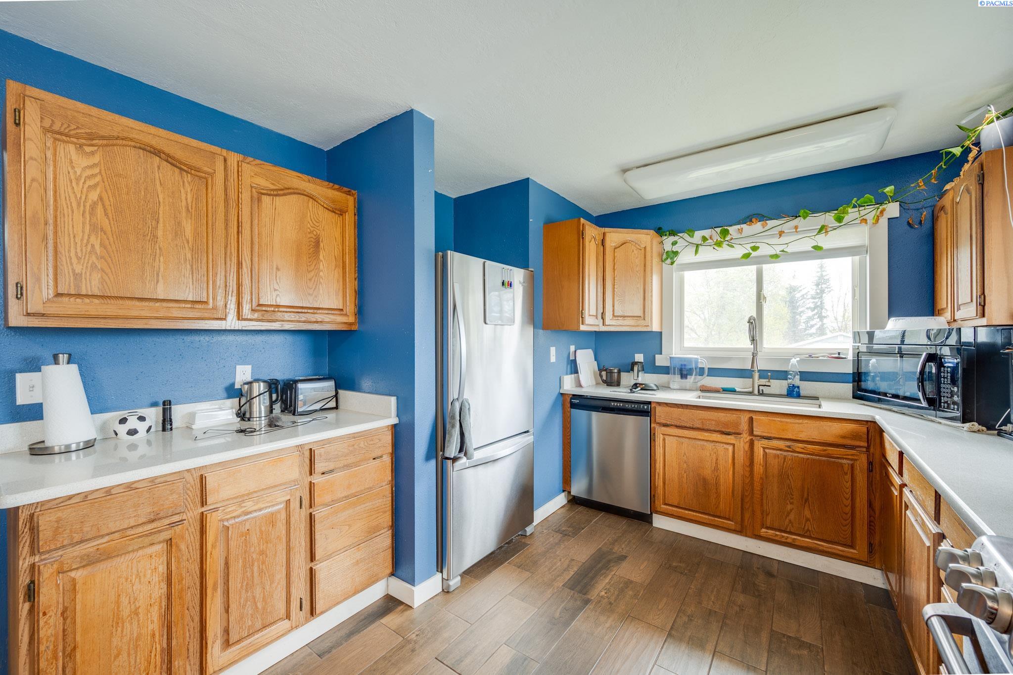 500 NW Darrow Street