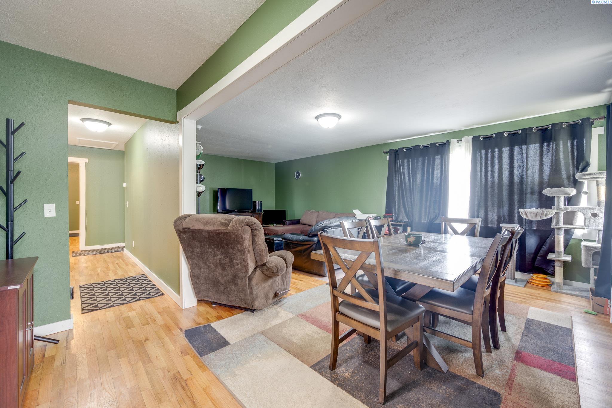 500 NW Darrow Street