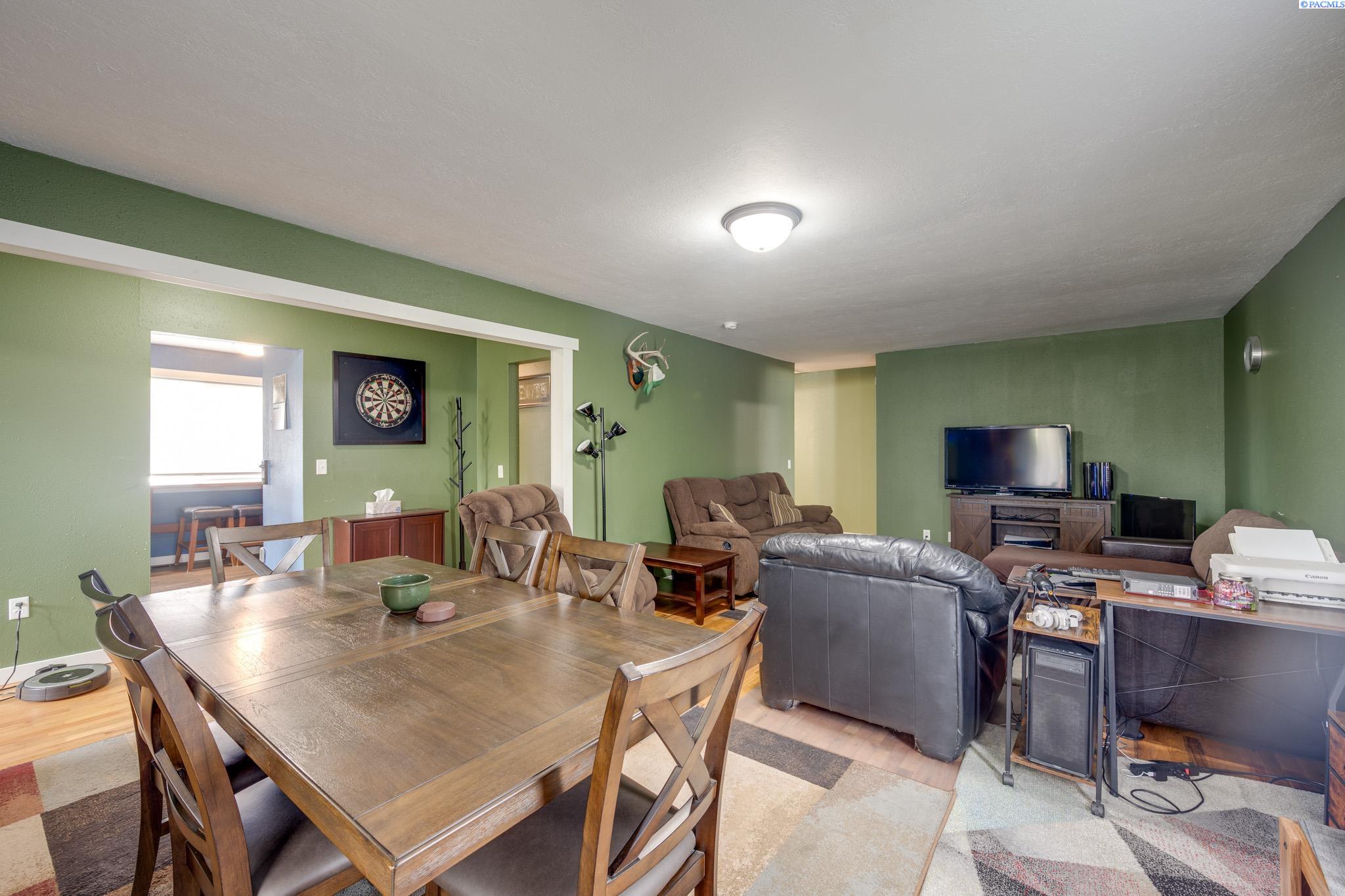 500 NW Darrow Street